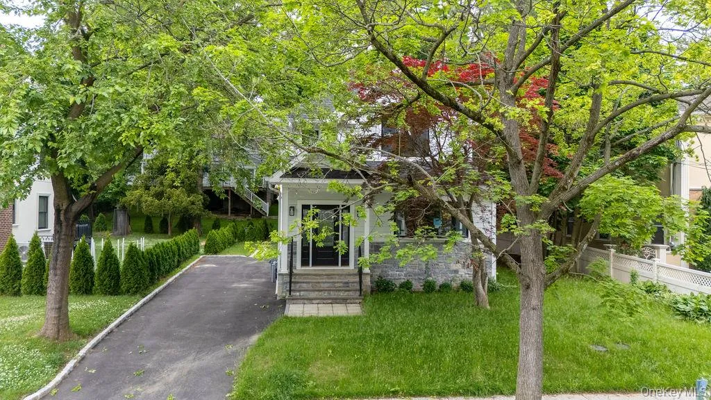 6 Burbury Lane, North Hempstead, NY, 4 Bedrooms Bedrooms, 7 Rooms Rooms,2 BathroomsBathrooms,Residential,For Rent,Burbury,0,1009555 6 Burbury Lane, North Hempstead, NY, 4 Bedrooms Bedrooms, 7 Rooms Rooms,2 BathroomsBathrooms,Residential,For Rent,Burbury,0,1009555