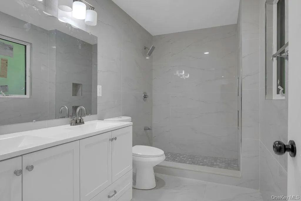 6 Burbury Lane, North Hempstead, NY, 4 Bedrooms Bedrooms, 7 Rooms Rooms,2 BathroomsBathrooms,Residential,For Rent,Burbury,0,1009555 6 Burbury Lane, North Hempstead, NY, 4 Bedrooms Bedrooms, 7 Rooms Rooms,2 BathroomsBathrooms,Residential,For Rent,Burbury,0,1009555