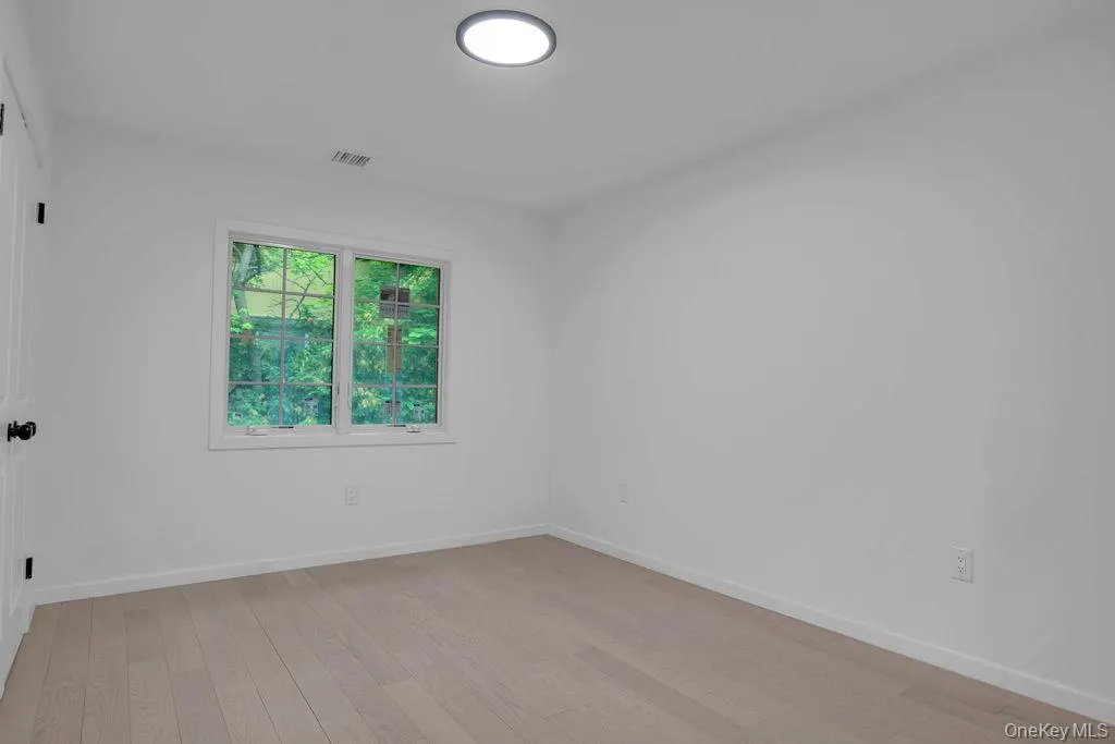6 Burbury Lane, North Hempstead, NY, 4 Bedrooms Bedrooms, 7 Rooms Rooms,2 BathroomsBathrooms,Residential,For Rent,Burbury,0,1009555 6 Burbury Lane, North Hempstead, NY, 4 Bedrooms Bedrooms, 7 Rooms Rooms,2 BathroomsBathrooms,Residential,For Rent,Burbury,0,1009555