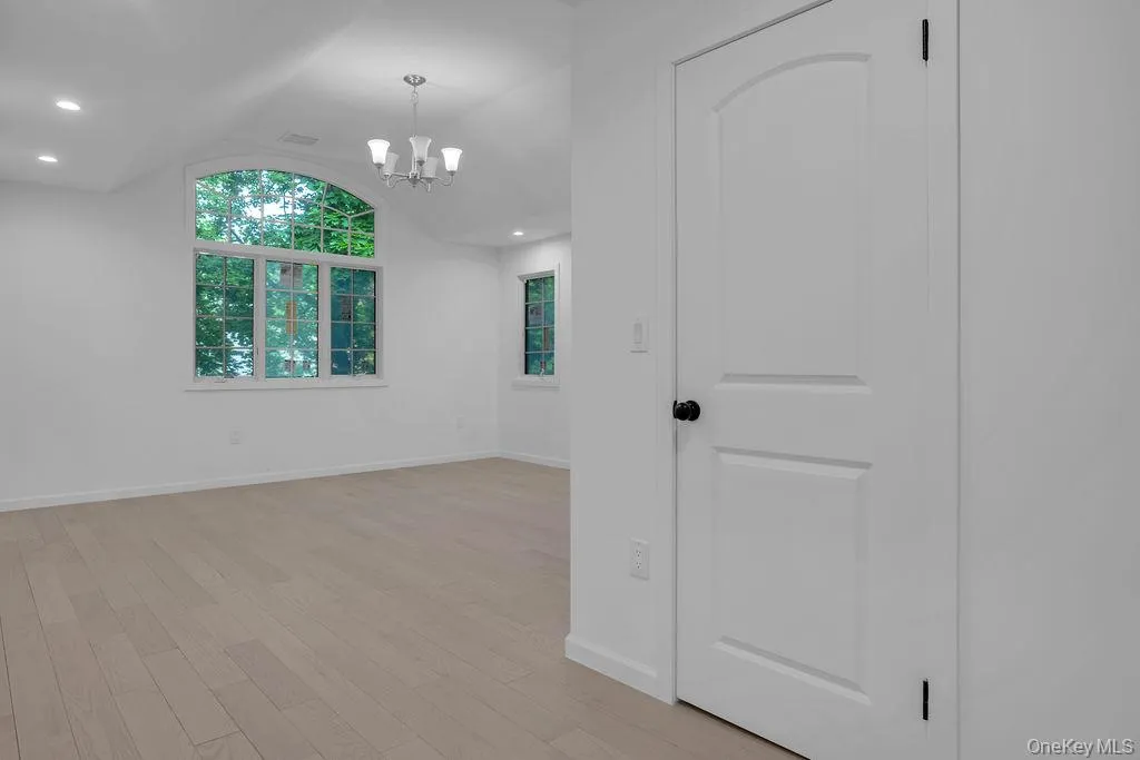 6 Burbury Lane, North Hempstead, NY, 4 Bedrooms Bedrooms, 7 Rooms Rooms,2 BathroomsBathrooms,Residential,For Rent,Burbury,0,1009555 6 Burbury Lane, North Hempstead, NY, 4 Bedrooms Bedrooms, 7 Rooms Rooms,2 BathroomsBathrooms,Residential,For Rent,Burbury,0,1009555