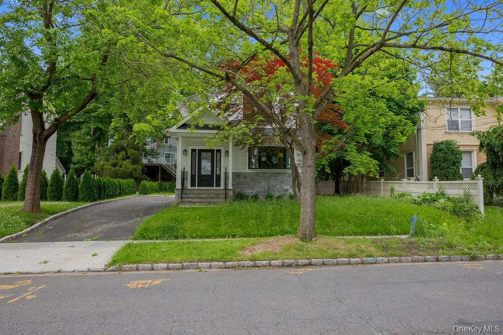 6 Burbury Lane, North Hempstead, NY, 4 Bedrooms Bedrooms, 7 Rooms Rooms,2 BathroomsBathrooms,Residential,For Rent,Burbury,0,1009555 6 Burbury Lane, North Hempstead, NY, 4 Bedrooms Bedrooms, 7 Rooms Rooms,2 BathroomsBathrooms,Residential,For Rent,Burbury,0,1009555