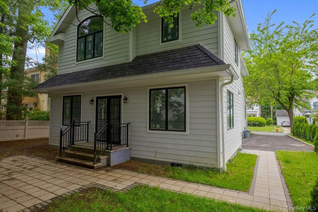 6 Burbury Lane, North Hempstead, NY, 4 Bedrooms Bedrooms, 7 Rooms Rooms,2 BathroomsBathrooms,Residential,For Rent,Burbury,0,1009555 6 Burbury Lane, North Hempstead, NY, 4 Bedrooms Bedrooms, 7 Rooms Rooms,2 BathroomsBathrooms,Residential,For Rent,Burbury,0,1009555