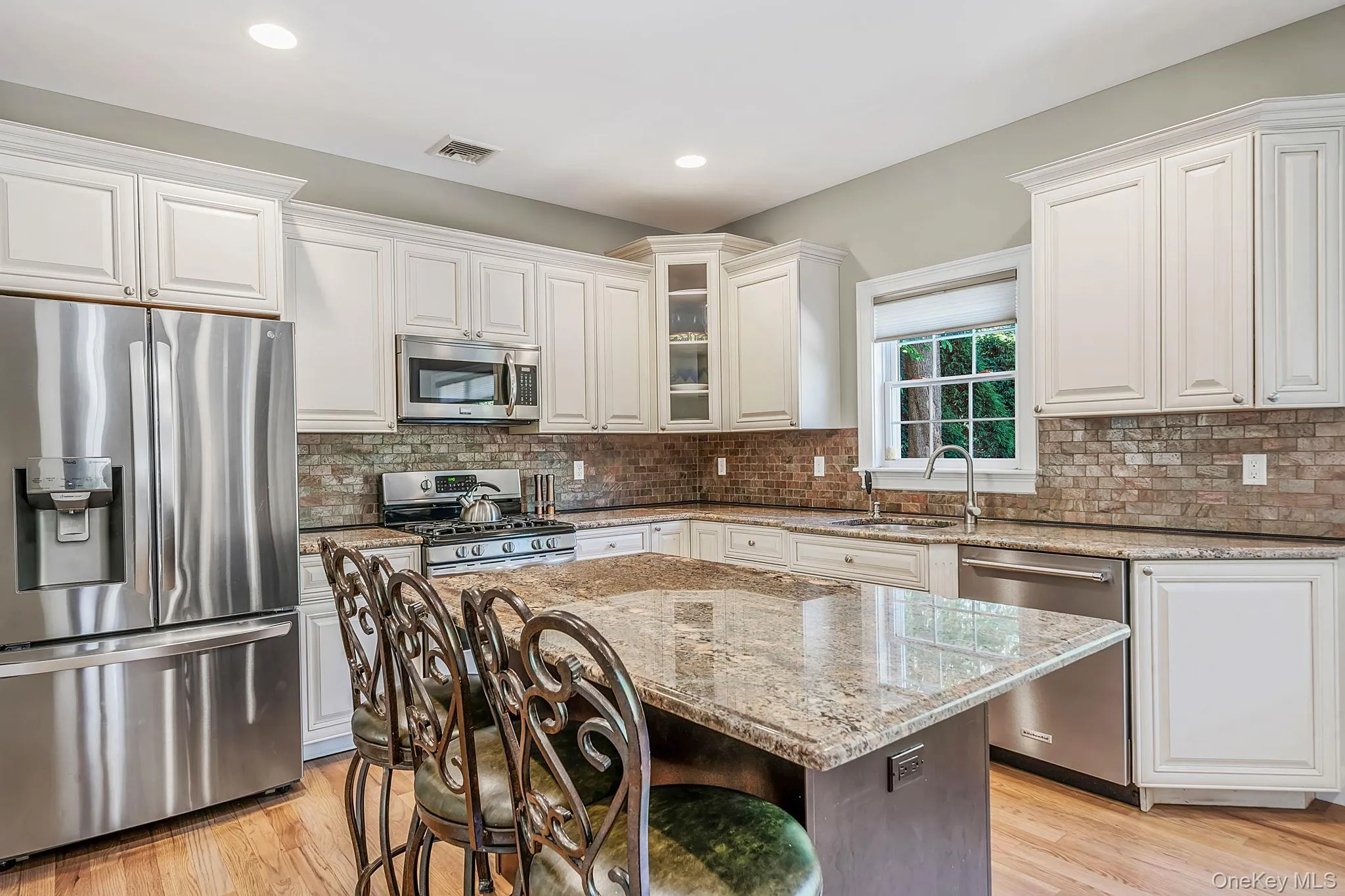 44 Merritts Path, Brookhaven, NY, 4 Bedrooms Bedrooms, 7 Rooms Rooms,2 BathroomsBathrooms,Residential,For Rent,Merritts,0,1009558 44 Merritts Path, Brookhaven, NY, 4 Bedrooms Bedrooms, 7 Rooms Rooms,2 BathroomsBathrooms,Residential,For Rent,Merritts,0,1009558