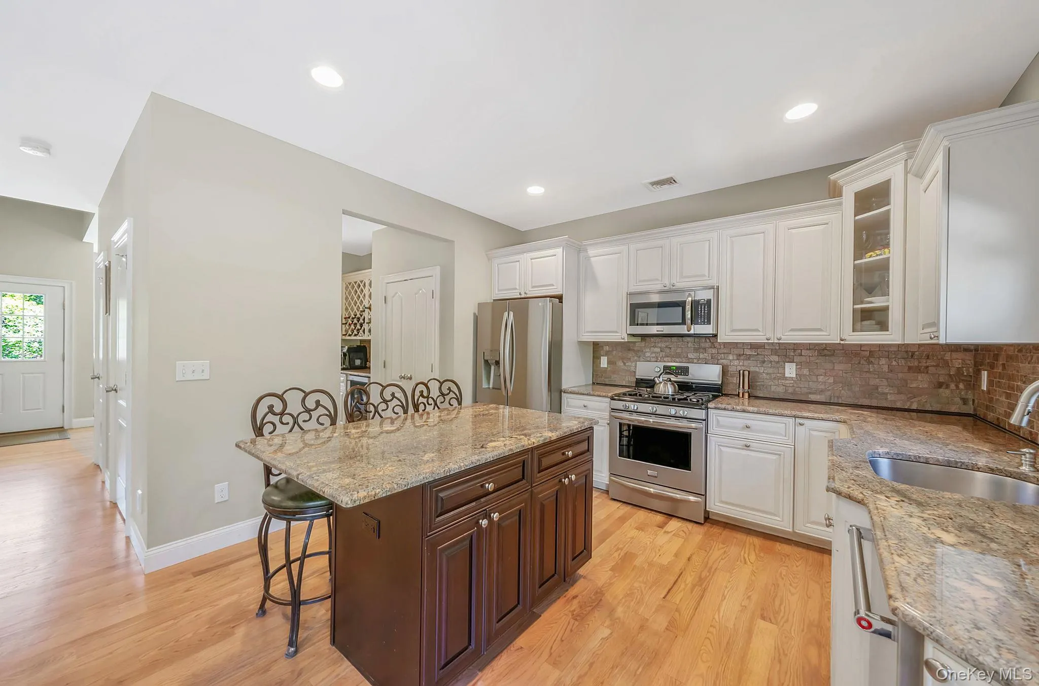 44 Merritts Path, Brookhaven, NY, 4 Bedrooms Bedrooms, 7 Rooms Rooms,2 BathroomsBathrooms,Residential,For Rent,Merritts,0,1009558 44 Merritts Path, Brookhaven, NY, 4 Bedrooms Bedrooms, 7 Rooms Rooms,2 BathroomsBathrooms,Residential,For Rent,Merritts,0,1009558