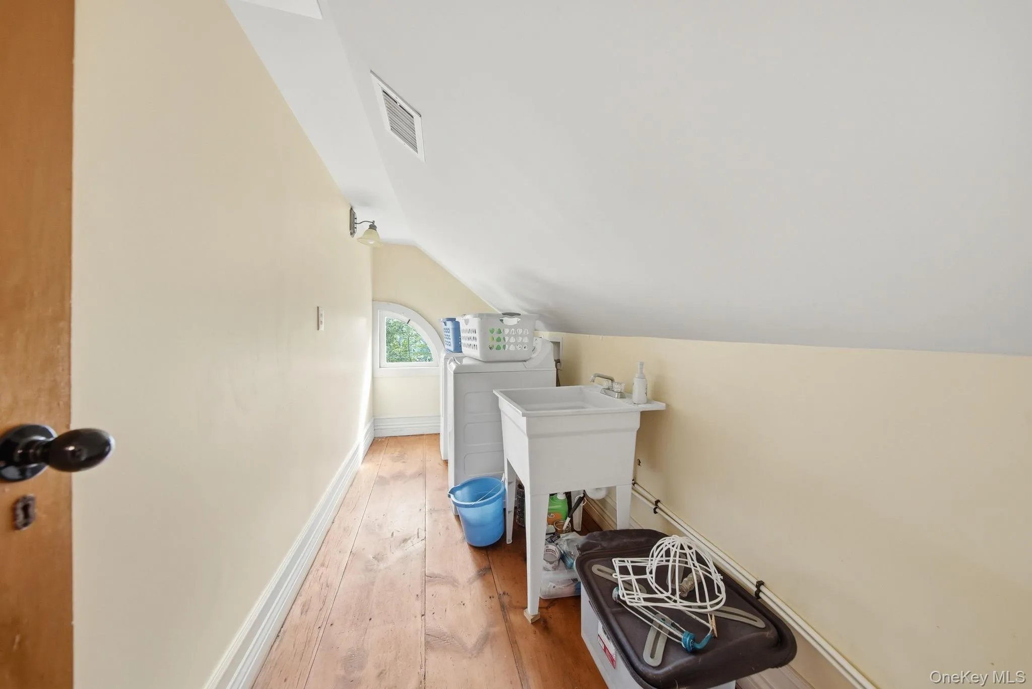 633 Ridgebury Road, Wawayanda, NY, 4 Bedrooms Bedrooms, 12 Rooms Rooms,3 BathroomsBathrooms,Residential,For Rent,Ridgebury,0,1009564 633 Ridgebury Road, Wawayanda, NY, 4 Bedrooms Bedrooms, 12 Rooms Rooms,3 BathroomsBathrooms,Residential,For Rent,Ridgebury,0,1009564