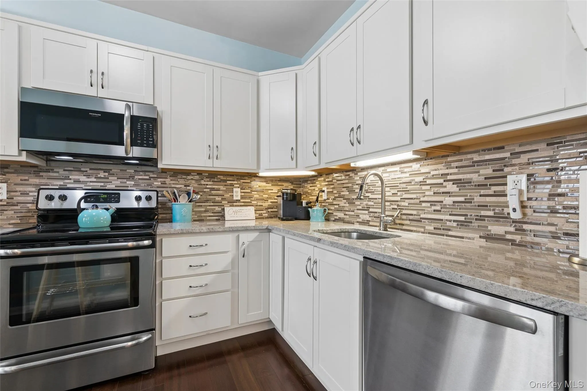 17 Constantine Way, Brookhaven, NY, 2 Bedrooms Bedrooms, 5 Rooms Rooms,2 BathroomsBathrooms,Residential,For Rent,Constantine,0,1009566 17 Constantine Way, Brookhaven, NY, 2 Bedrooms Bedrooms, 5 Rooms Rooms,2 BathroomsBathrooms,Residential,For Rent,Constantine,0,1009566