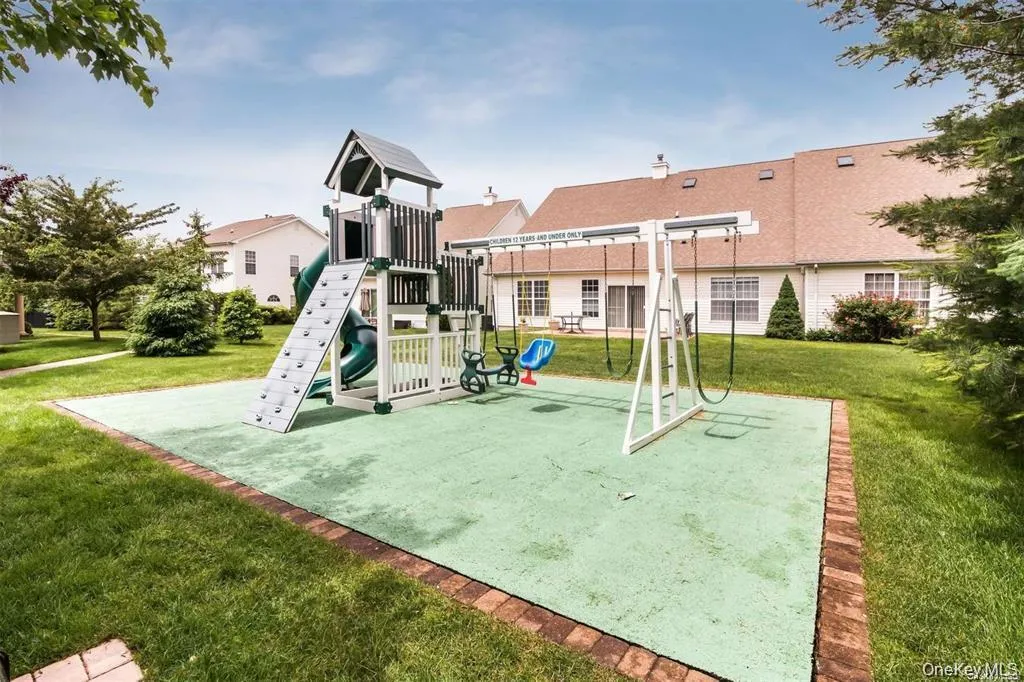 17 Constantine Way, Brookhaven, NY, 2 Bedrooms Bedrooms, 5 Rooms Rooms,2 BathroomsBathrooms,Residential,For Rent,Constantine,0,1009566 17 Constantine Way, Brookhaven, NY, 2 Bedrooms Bedrooms, 5 Rooms Rooms,2 BathroomsBathrooms,Residential,For Rent,Constantine,0,1009566