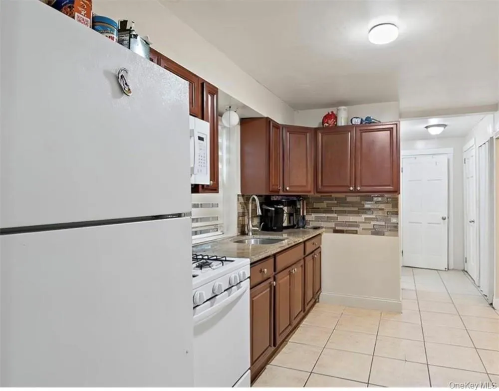 2934 Tenbroeck Avenue, New York, NY, 1 Bedroom Bedrooms, 3 Rooms Rooms,1 BathroomBathrooms,Residential Lease,For Rent,Tenbroeck,0,1009576 2934 Tenbroeck Avenue, New York, NY, 1 Bedroom Bedrooms, 3 Rooms Rooms,1 BathroomBathrooms,Residential Lease,For Rent,Tenbroeck,0,1009576