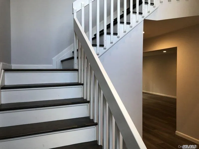 48 Wimbledon Drive, North Hempstead, NY, 3 Bedrooms Bedrooms, 7 Rooms Rooms,2 BathroomsBathrooms,Residential Lease,For Rent,Wimbledon,0,1009577 48 Wimbledon Drive, North Hempstead, NY, 3 Bedrooms Bedrooms, 7 Rooms Rooms,2 BathroomsBathrooms,Residential Lease,For Rent,Wimbledon,0,1009577