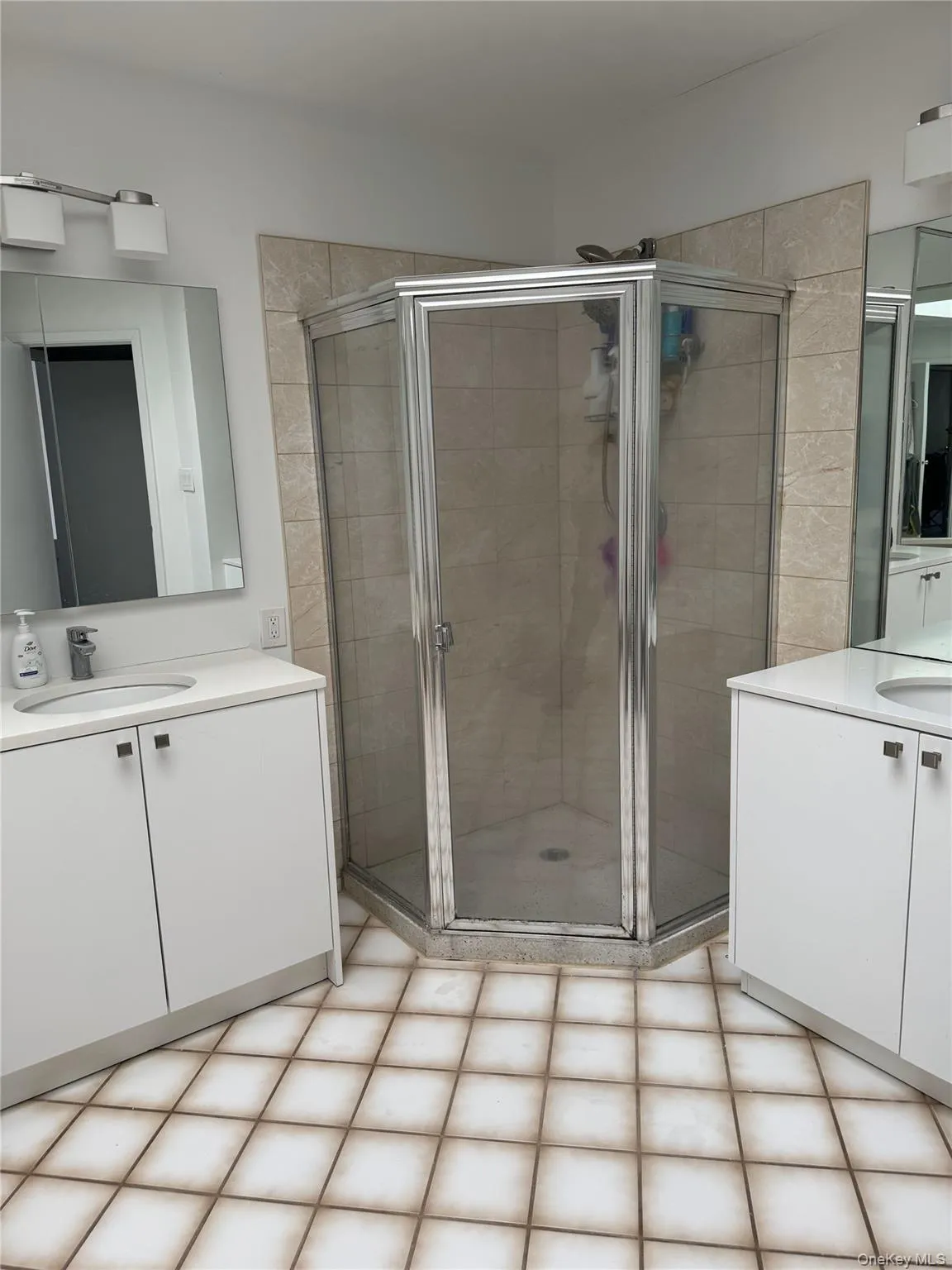 48 Wimbledon Drive, North Hempstead, NY, 3 Bedrooms Bedrooms, 7 Rooms Rooms,2 BathroomsBathrooms,Residential Lease,For Rent,Wimbledon,0,1009577 48 Wimbledon Drive, North Hempstead, NY, 3 Bedrooms Bedrooms, 7 Rooms Rooms,2 BathroomsBathrooms,Residential Lease,For Rent,Wimbledon,0,1009577
