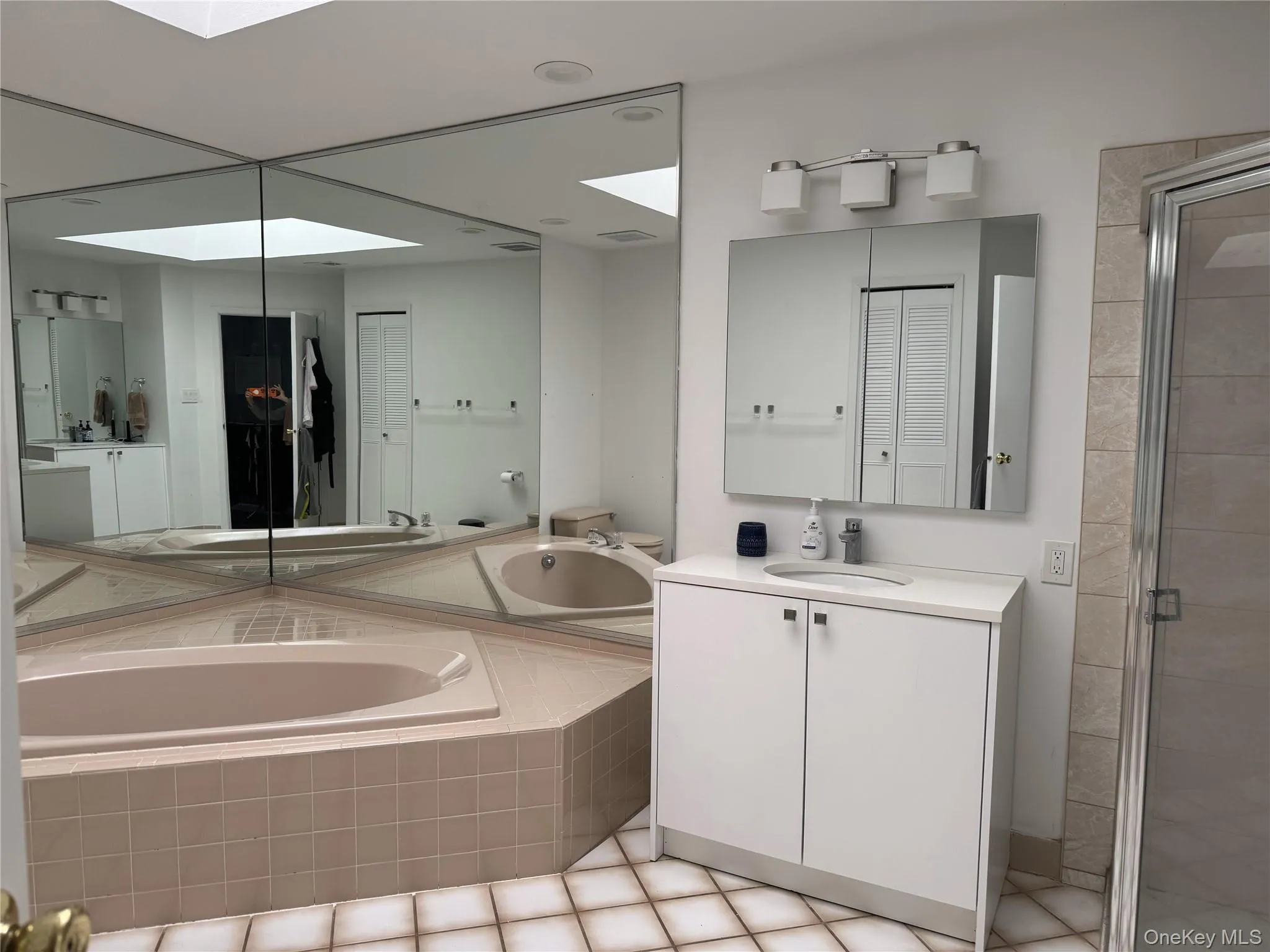 48 Wimbledon Drive, North Hempstead, NY, 3 Bedrooms Bedrooms, 7 Rooms Rooms,2 BathroomsBathrooms,Residential Lease,For Rent,Wimbledon,0,1009577 48 Wimbledon Drive, North Hempstead, NY, 3 Bedrooms Bedrooms, 7 Rooms Rooms,2 BathroomsBathrooms,Residential Lease,For Rent,Wimbledon,0,1009577