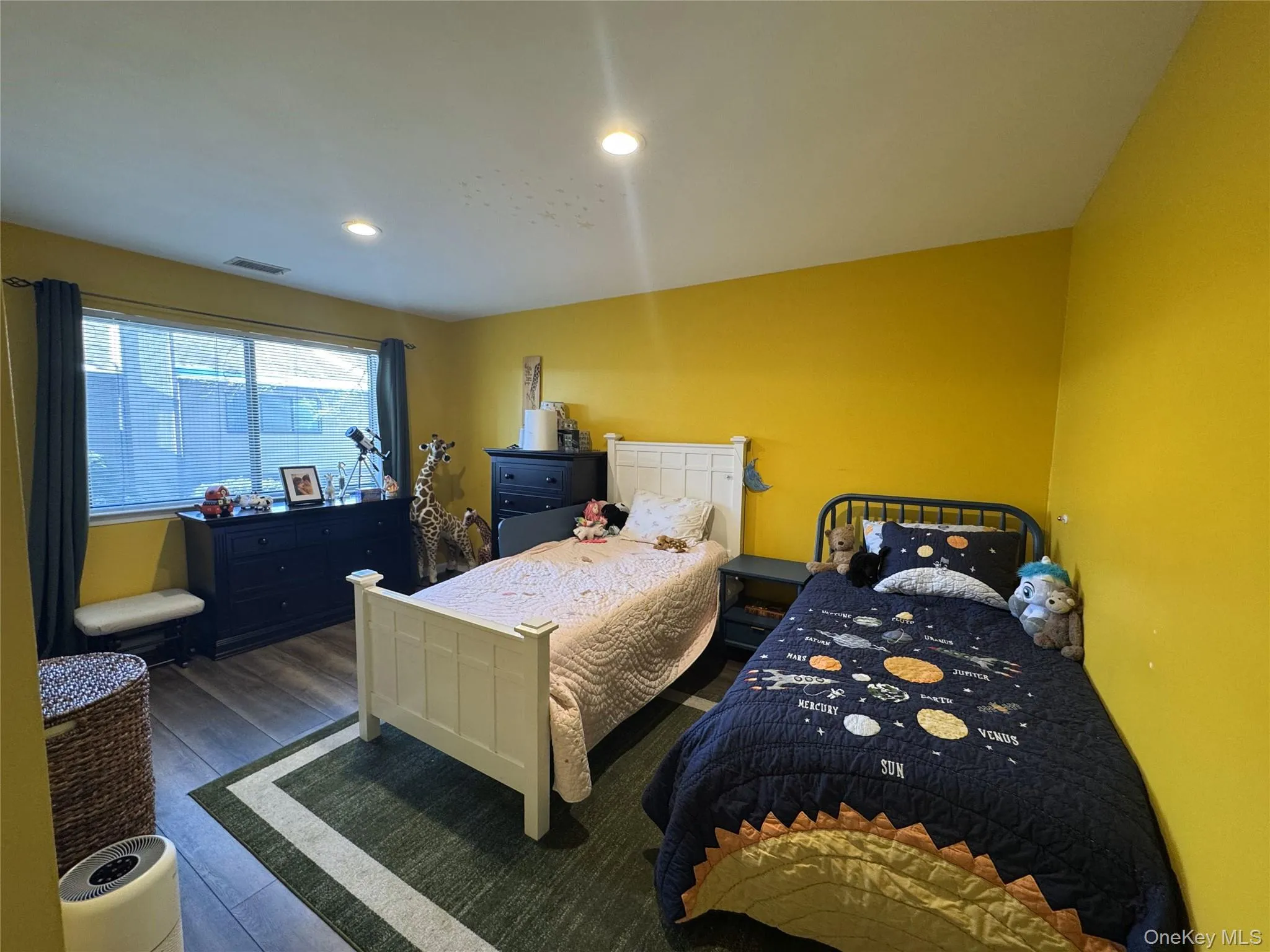 48 Wimbledon Drive, North Hempstead, NY, 3 Bedrooms Bedrooms, 7 Rooms Rooms,2 BathroomsBathrooms,Residential Lease,For Rent,Wimbledon,0,1009577 48 Wimbledon Drive, North Hempstead, NY, 3 Bedrooms Bedrooms, 7 Rooms Rooms,2 BathroomsBathrooms,Residential Lease,For Rent,Wimbledon,0,1009577