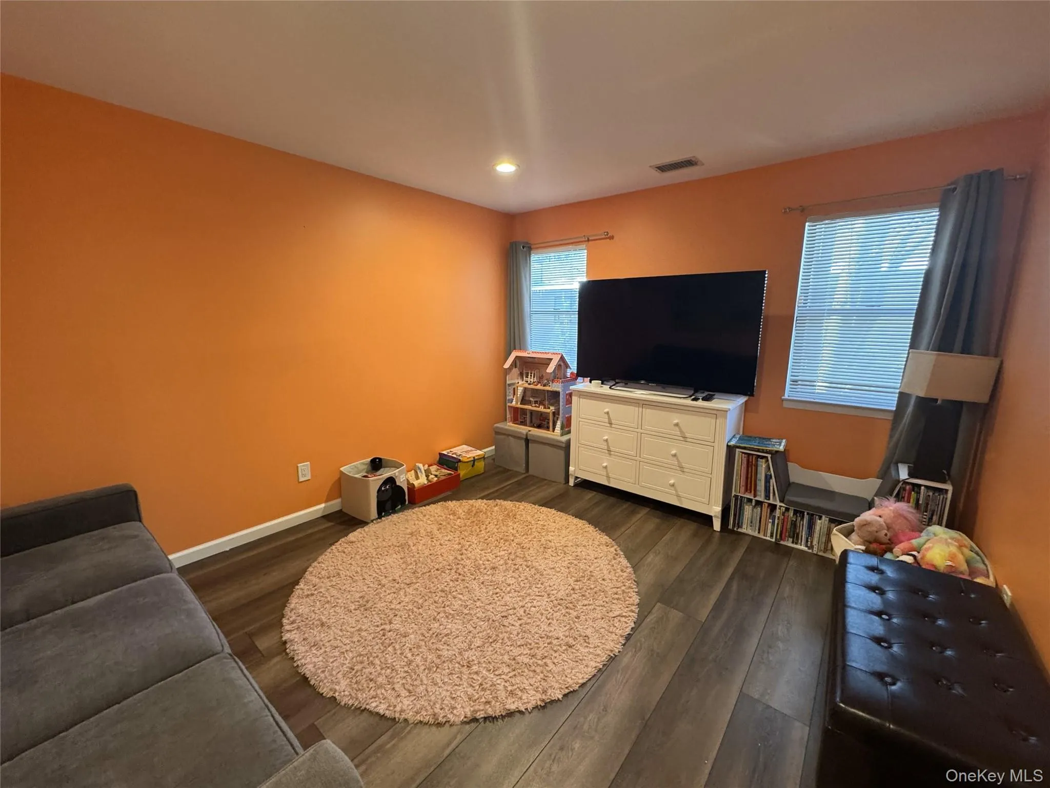 48 Wimbledon Drive, North Hempstead, NY, 3 Bedrooms Bedrooms, 7 Rooms Rooms,2 BathroomsBathrooms,Residential Lease,For Rent,Wimbledon,0,1009577 48 Wimbledon Drive, North Hempstead, NY, 3 Bedrooms Bedrooms, 7 Rooms Rooms,2 BathroomsBathrooms,Residential Lease,For Rent,Wimbledon,0,1009577