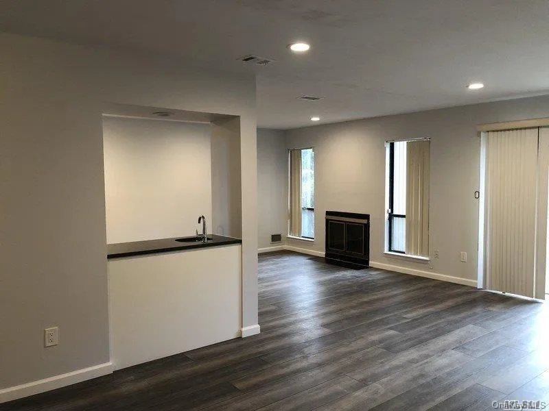 48 Wimbledon Drive, North Hempstead, NY, 3 Bedrooms Bedrooms, 7 Rooms Rooms,2 BathroomsBathrooms,Residential Lease,For Rent,Wimbledon,0,1009577 48 Wimbledon Drive, North Hempstead, NY, 3 Bedrooms Bedrooms, 7 Rooms Rooms,2 BathroomsBathrooms,Residential Lease,For Rent,Wimbledon,0,1009577