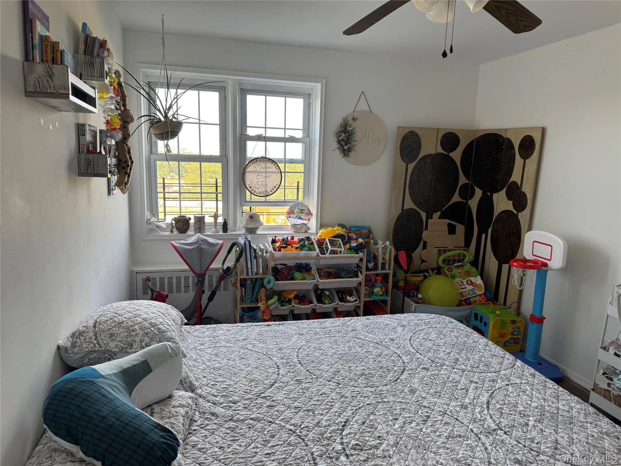 LARGE 2ND BEDROOM LARGE 2ND BEDROOM