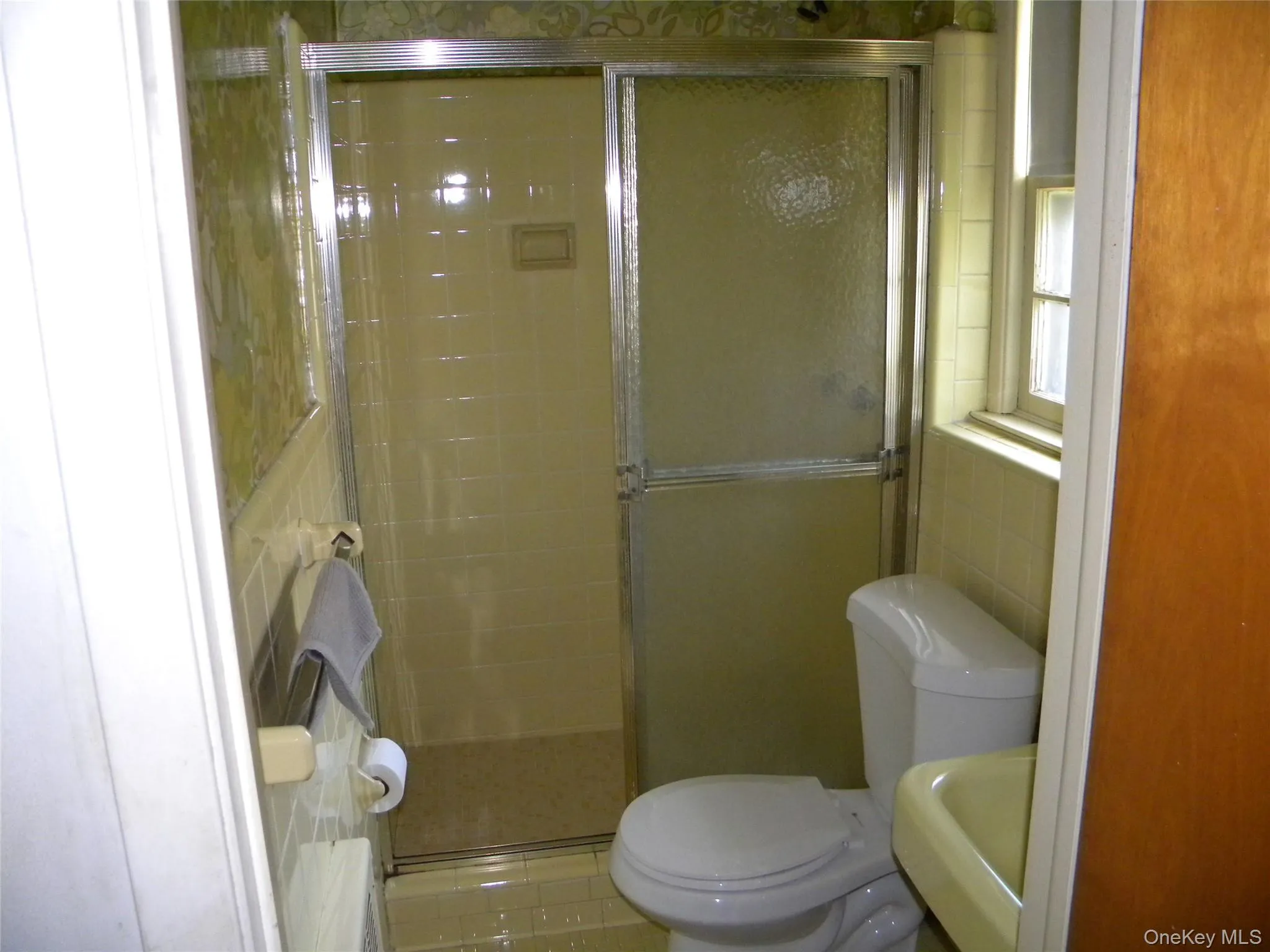 1st Bathroom in large bedroom 1st Bathroom in large bedroom