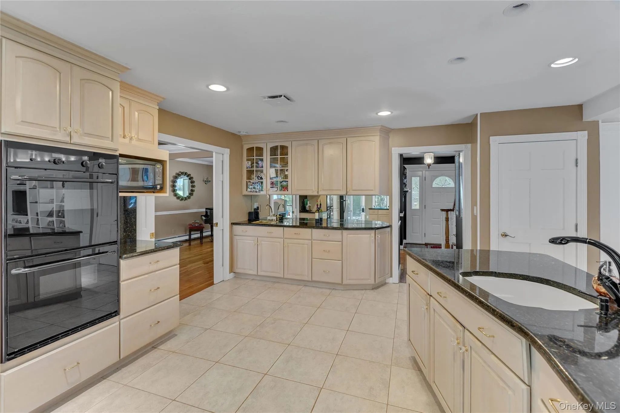 21 Martha Court, Huntington, NY, 3 Bedrooms Bedrooms, 9 Rooms Rooms,2 BathroomsBathrooms,Residential,For Rent,Martha,0,1009590 21 Martha Court, Huntington, NY, 3 Bedrooms Bedrooms, 9 Rooms Rooms,2 BathroomsBathrooms,Residential,For Rent,Martha,0,1009590