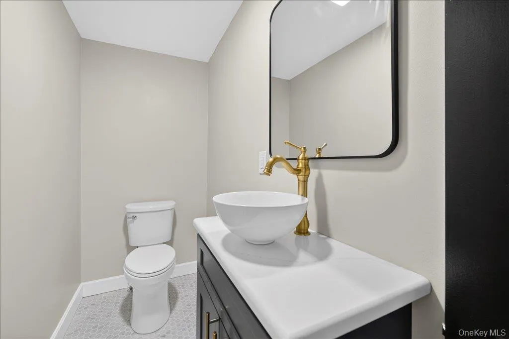 584 Shore Drive, New Windsor, NY, 4 Bedrooms Bedrooms, 9 Rooms Rooms,2 BathroomsBathrooms,Residential,For Rent,Shore,0,1009591 584 Shore Drive, New Windsor, NY, 4 Bedrooms Bedrooms, 9 Rooms Rooms,2 BathroomsBathrooms,Residential,For Rent,Shore,0,1009591