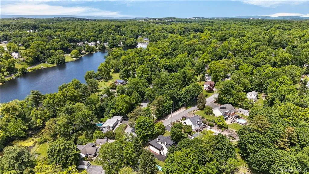 584 Shore Drive, New Windsor, NY, 4 Bedrooms Bedrooms, 9 Rooms Rooms,2 BathroomsBathrooms,Residential,For Rent,Shore,0,1009591 584 Shore Drive, New Windsor, NY, 4 Bedrooms Bedrooms, 9 Rooms Rooms,2 BathroomsBathrooms,Residential,For Rent,Shore,0,1009591