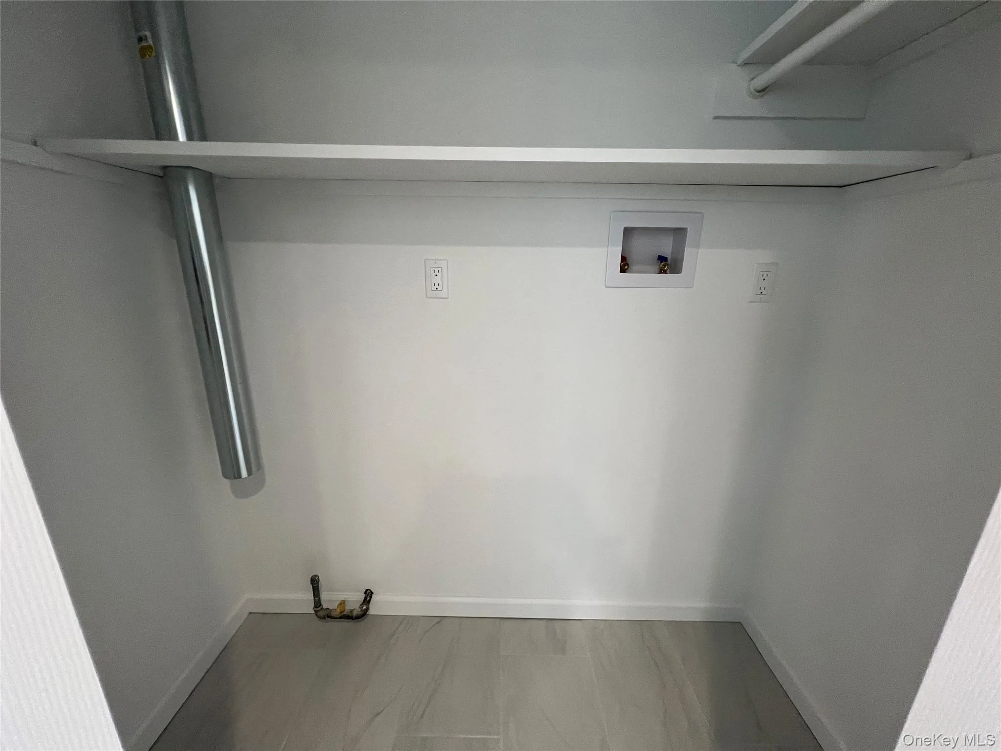 82 Hickory Road, North Hempstead, NY, 2 Bedrooms Bedrooms, 4 Rooms Rooms,1 BathroomBathrooms,Residential Lease,For Rent,Hickory,0,1009614 82 Hickory Road, North Hempstead, NY, 2 Bedrooms Bedrooms, 4 Rooms Rooms,1 BathroomBathrooms,Residential Lease,For Rent,Hickory,0,1009614