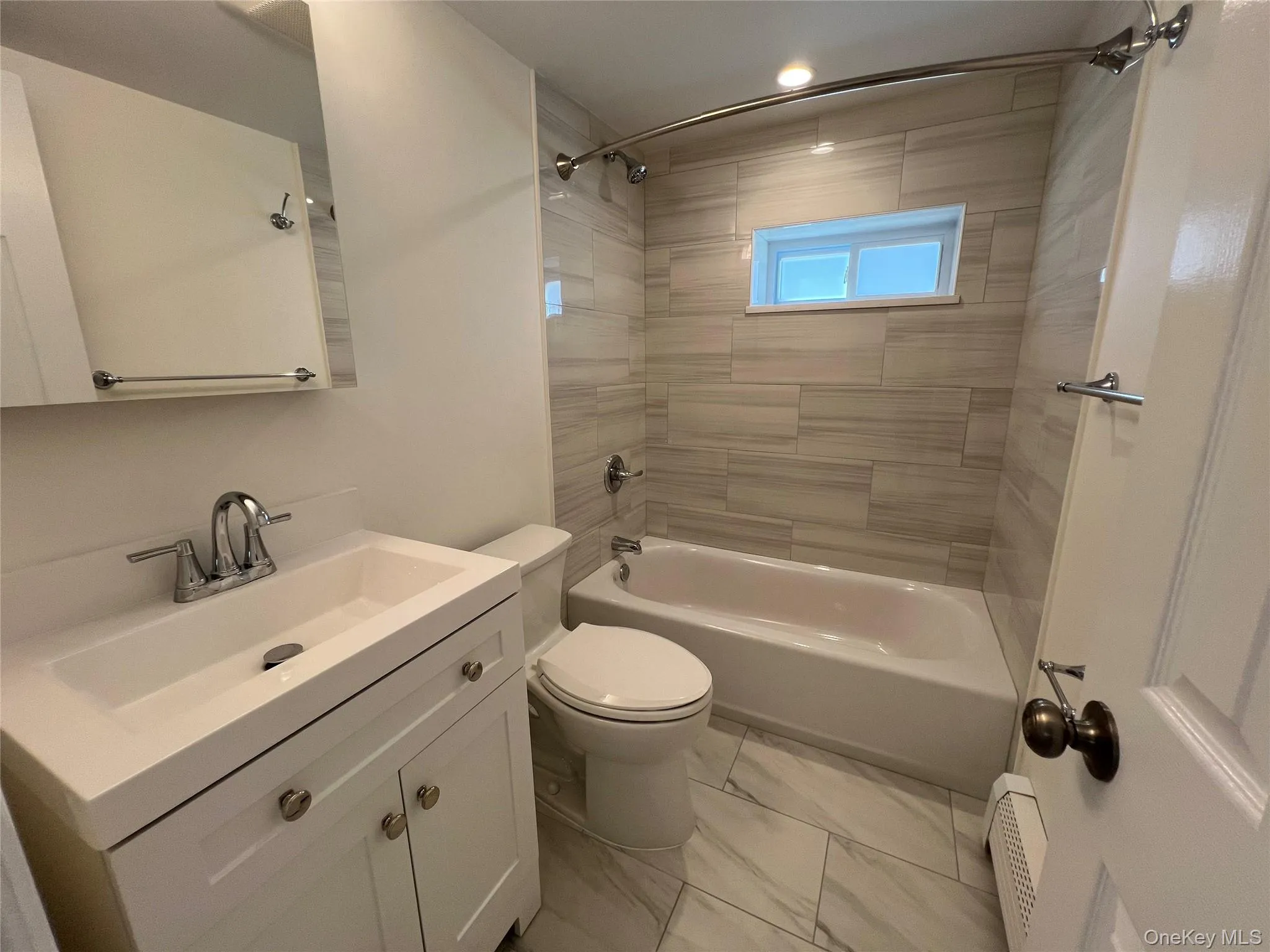 82 Hickory Road, North Hempstead, NY, 2 Bedrooms Bedrooms, 4 Rooms Rooms,1 BathroomBathrooms,Residential Lease,For Rent,Hickory,0,1009614 82 Hickory Road, North Hempstead, NY, 2 Bedrooms Bedrooms, 4 Rooms Rooms,1 BathroomBathrooms,Residential Lease,For Rent,Hickory,0,1009614