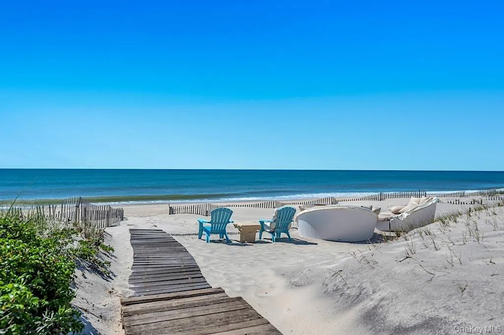6 Gin Lane, Southampton, NY, 5 Bedrooms Bedrooms, 15 Rooms Rooms,6 BathroomsBathrooms,Residential Lease,For Rent,Gin,0,1009615 6 Gin Lane, Southampton, NY, 5 Bedrooms Bedrooms, 15 Rooms Rooms,6 BathroomsBathrooms,Residential Lease,For Rent,Gin,0,1009615