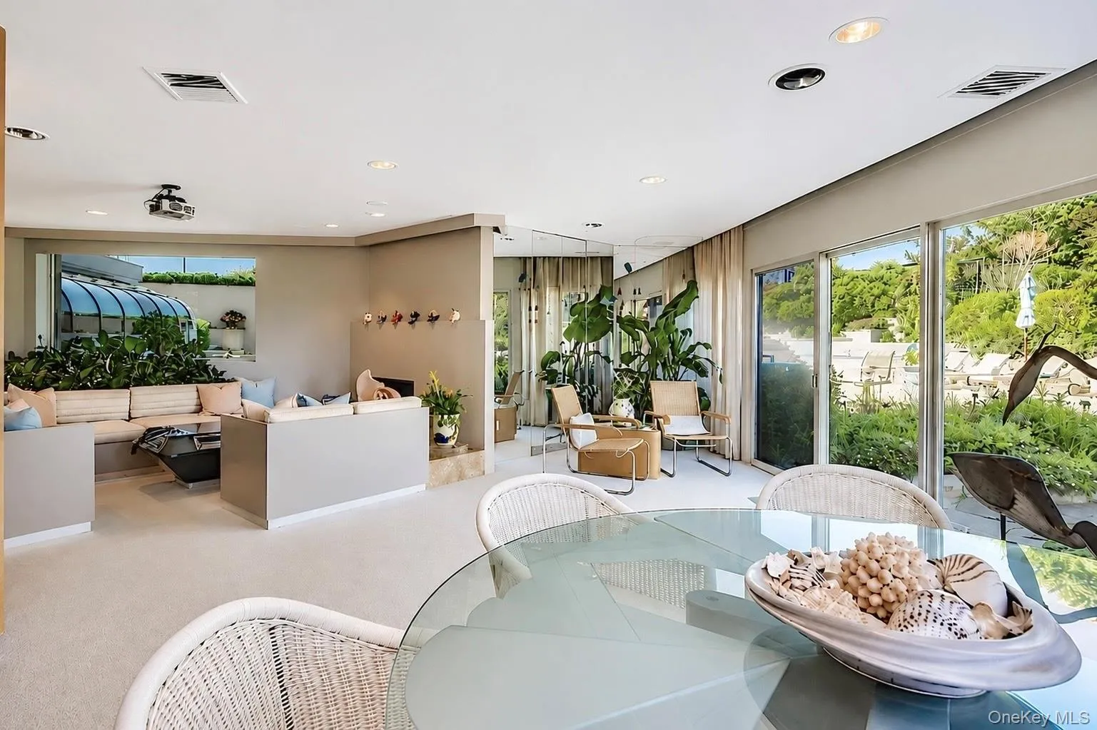 6 Gin Lane, Southampton, NY, 5 Bedrooms Bedrooms, 15 Rooms Rooms,6 BathroomsBathrooms,Residential Lease,For Rent,Gin,0,1009615 6 Gin Lane, Southampton, NY, 5 Bedrooms Bedrooms, 15 Rooms Rooms,6 BathroomsBathrooms,Residential Lease,For Rent,Gin,0,1009615