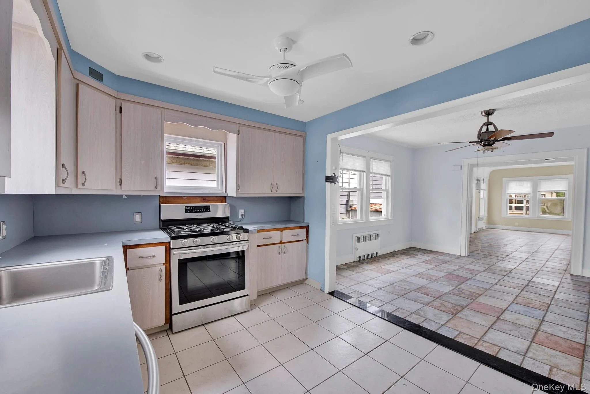 255 Rolling Street, Hempstead, NY, 3 Bedrooms Bedrooms, 6 Rooms Rooms,2 BathroomsBathrooms,Residential,For Rent,Rolling,0,1009618 255 Rolling Street, Hempstead, NY, 3 Bedrooms Bedrooms, 6 Rooms Rooms,2 BathroomsBathrooms,Residential,For Rent,Rolling,0,1009618