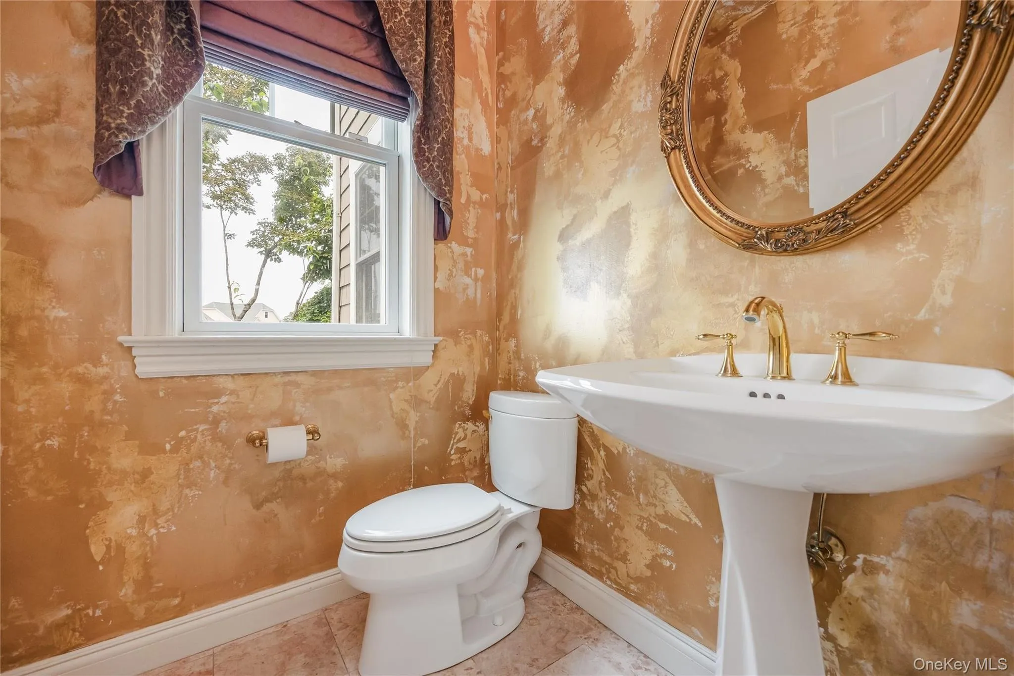 1/2 Bath 1/2 Bath