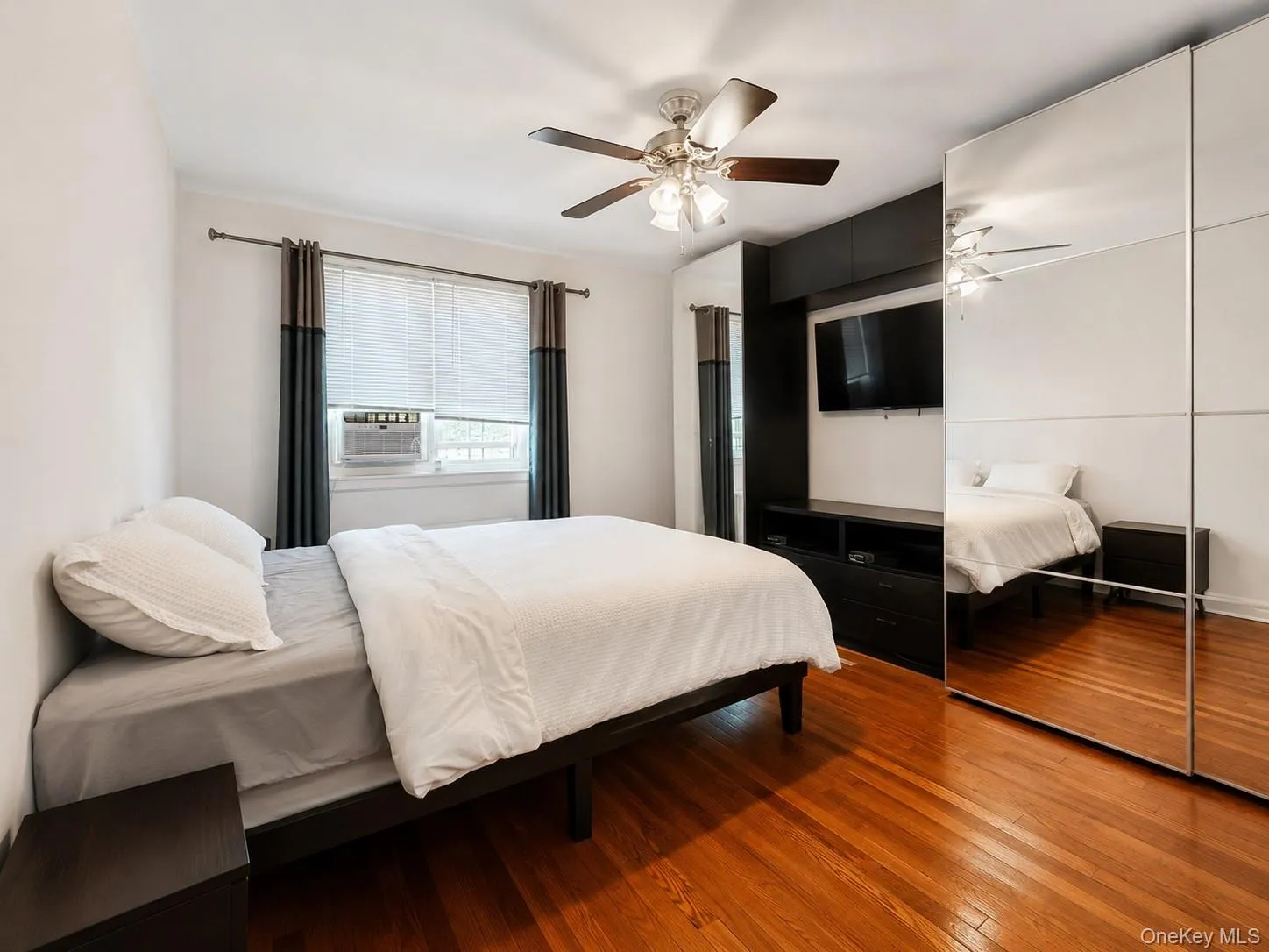 35-21 205th Street, New York, NY, 1 Bedroom Bedrooms, 4 Rooms Rooms,1 BathroomBathrooms,Residential,For Rent,205th,0,1009623 35-21 205th Street, New York, NY, 1 Bedroom Bedrooms, 4 Rooms Rooms,1 BathroomBathrooms,Residential,For Rent,205th,0,1009623