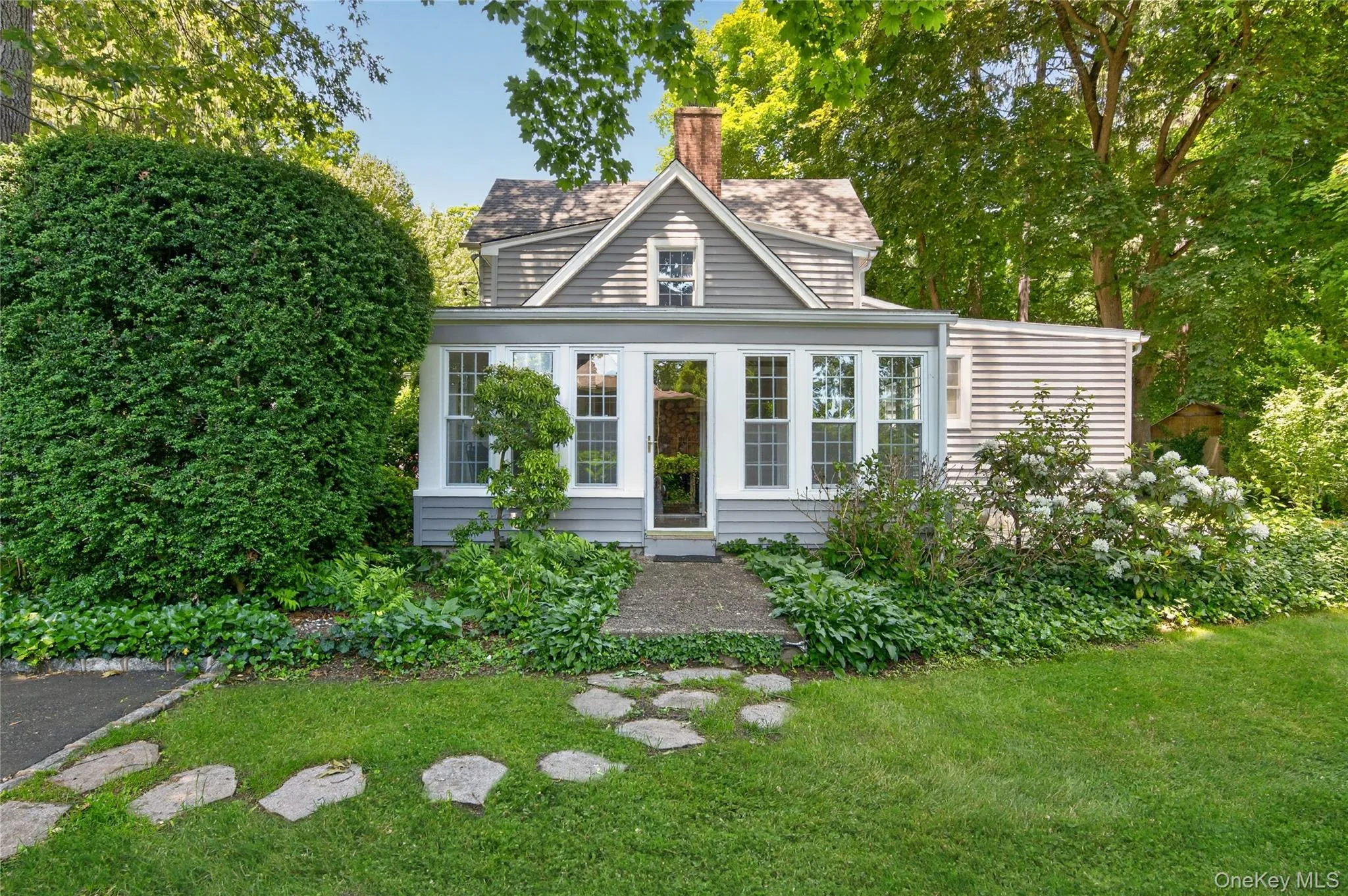 136 Lodge Avenue, Huntington, NY, 3 Bedrooms Bedrooms, 7 Rooms Rooms,2 BathroomsBathrooms,Residential,For Rent,Lodge,0,1009624 136 Lodge Avenue, Huntington, NY, 3 Bedrooms Bedrooms, 7 Rooms Rooms,2 BathroomsBathrooms,Residential,For Rent,Lodge,0,1009624