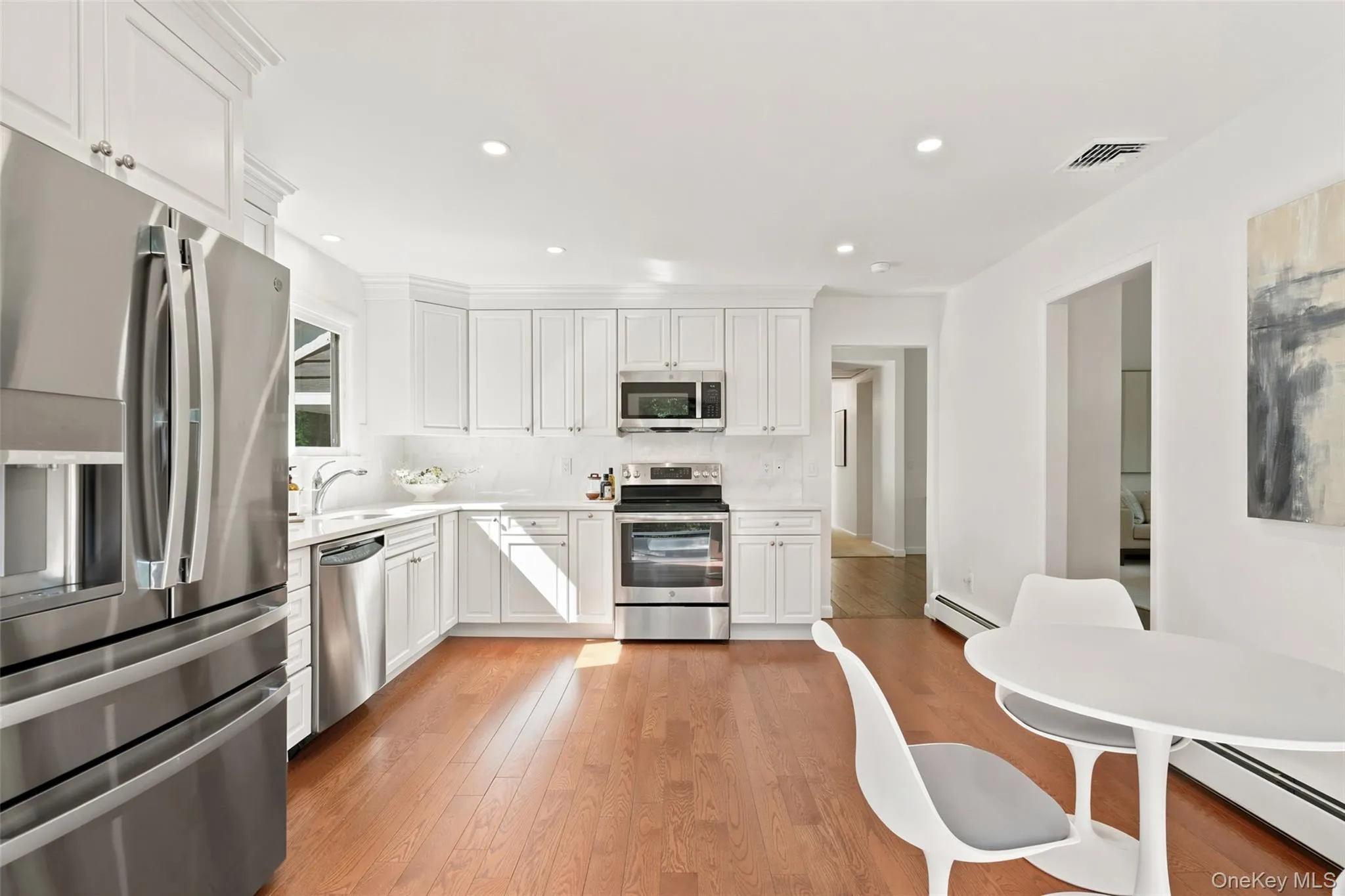 Layout lends itself to ease in entertaining Layout lends itself to ease in entertaining