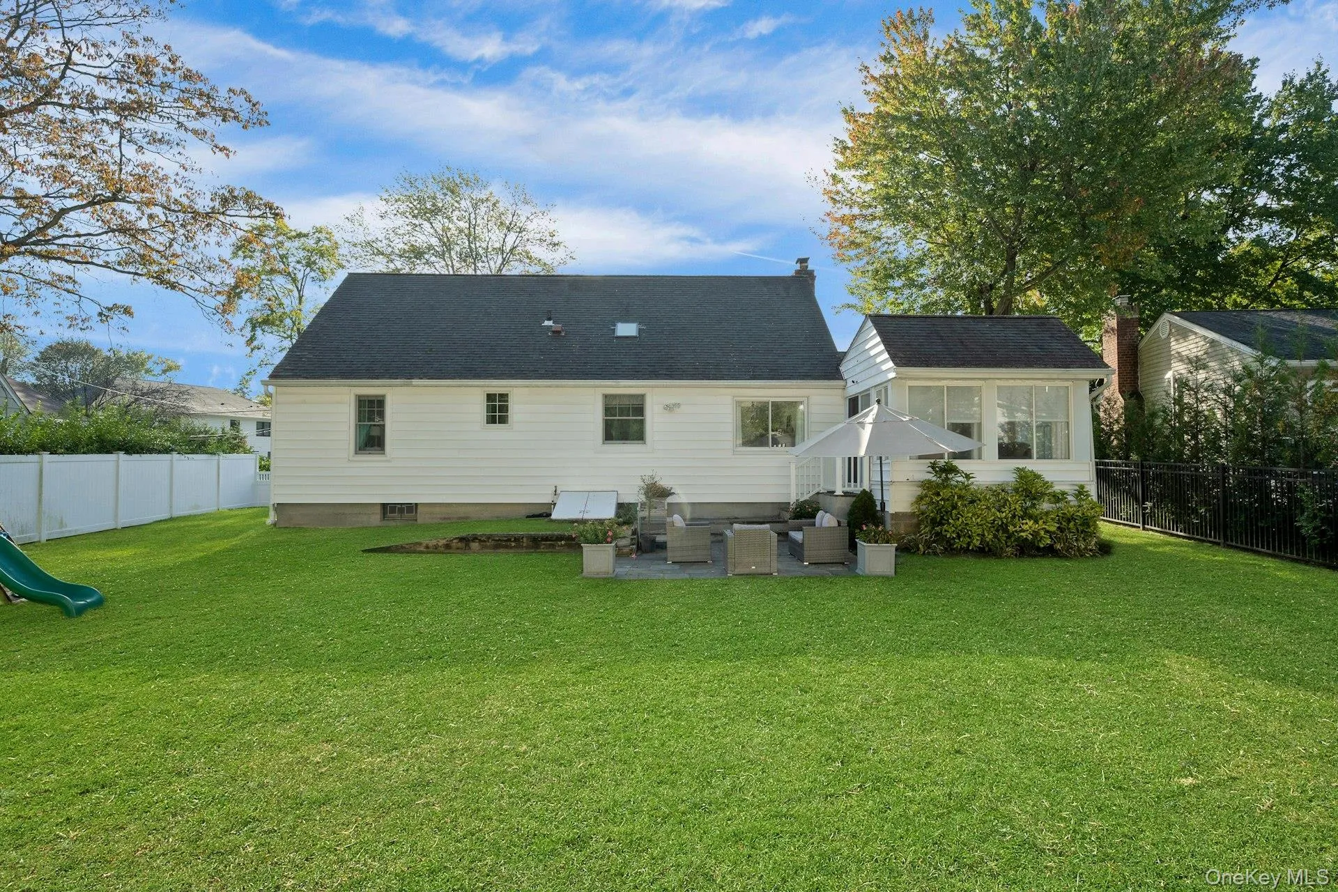 144 Thornbury Road, New Rochelle, NY, 4 Bedrooms Bedrooms, 8 Rooms Rooms,2 BathroomsBathrooms,Residential Lease,For Rent,Thornbury,0,1009638 144 Thornbury Road, New Rochelle, NY, 4 Bedrooms Bedrooms, 8 Rooms Rooms,2 BathroomsBathrooms,Residential Lease,For Rent,Thornbury,0,1009638