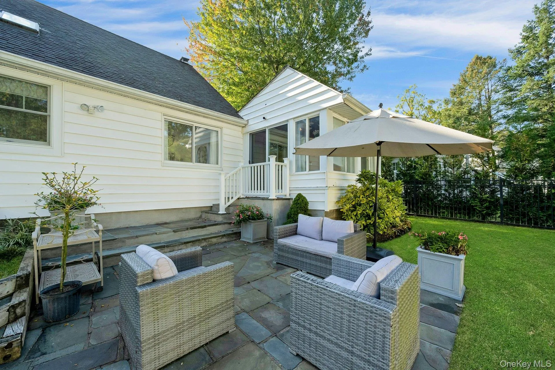 144 Thornbury Road, New Rochelle, NY, 4 Bedrooms Bedrooms, 8 Rooms Rooms,2 BathroomsBathrooms,Residential Lease,For Rent,Thornbury,0,1009638 144 Thornbury Road, New Rochelle, NY, 4 Bedrooms Bedrooms, 8 Rooms Rooms,2 BathroomsBathrooms,Residential Lease,For Rent,Thornbury,0,1009638