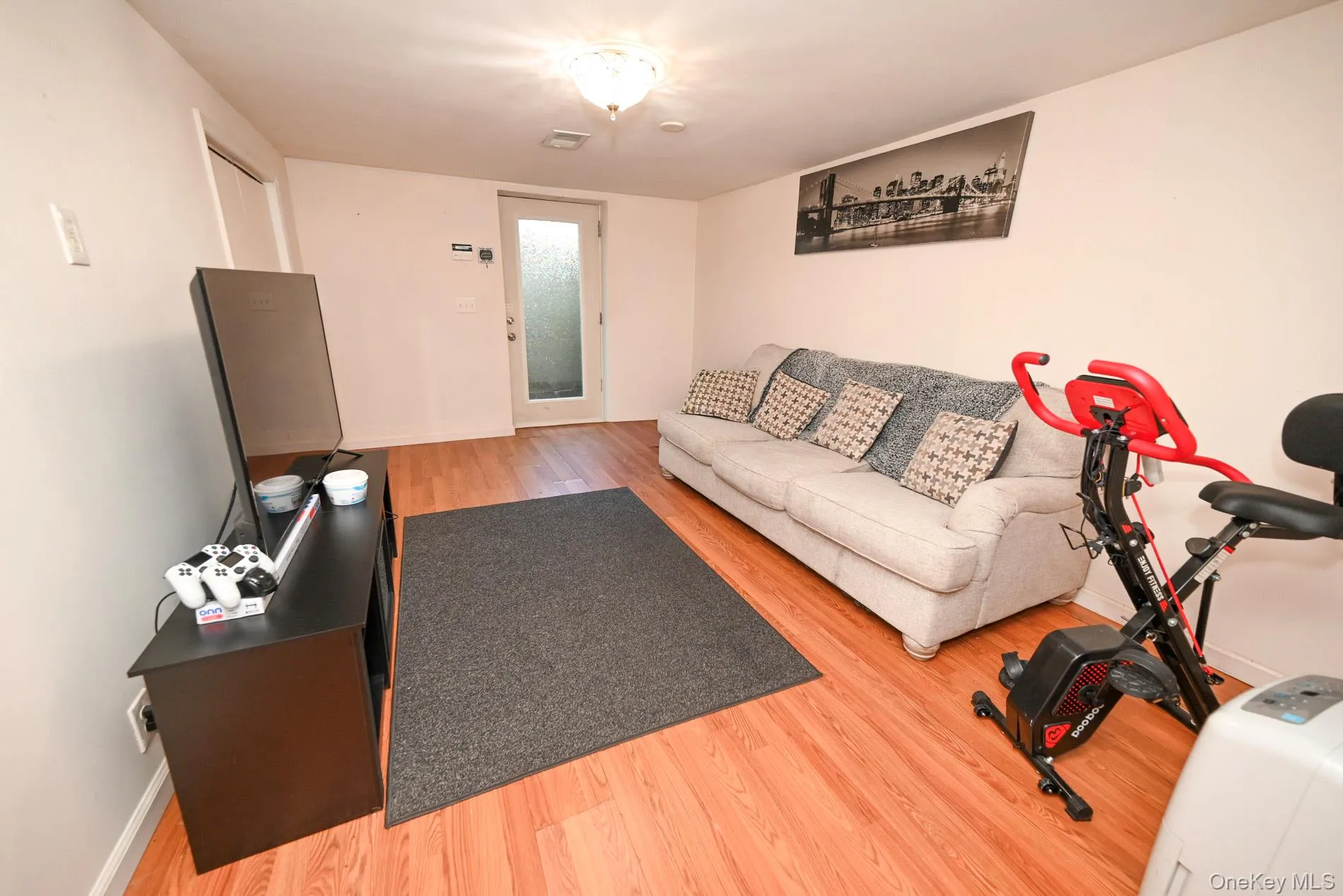 19 Midday Drive, Brookhaven, NY, 4 Bedrooms Bedrooms, 10 Rooms Rooms,3 BathroomsBathrooms,Residential,For Rent,Midday,0,1009640 19 Midday Drive, Brookhaven, NY, 4 Bedrooms Bedrooms, 10 Rooms Rooms,3 BathroomsBathrooms,Residential,For Rent,Midday,0,1009640