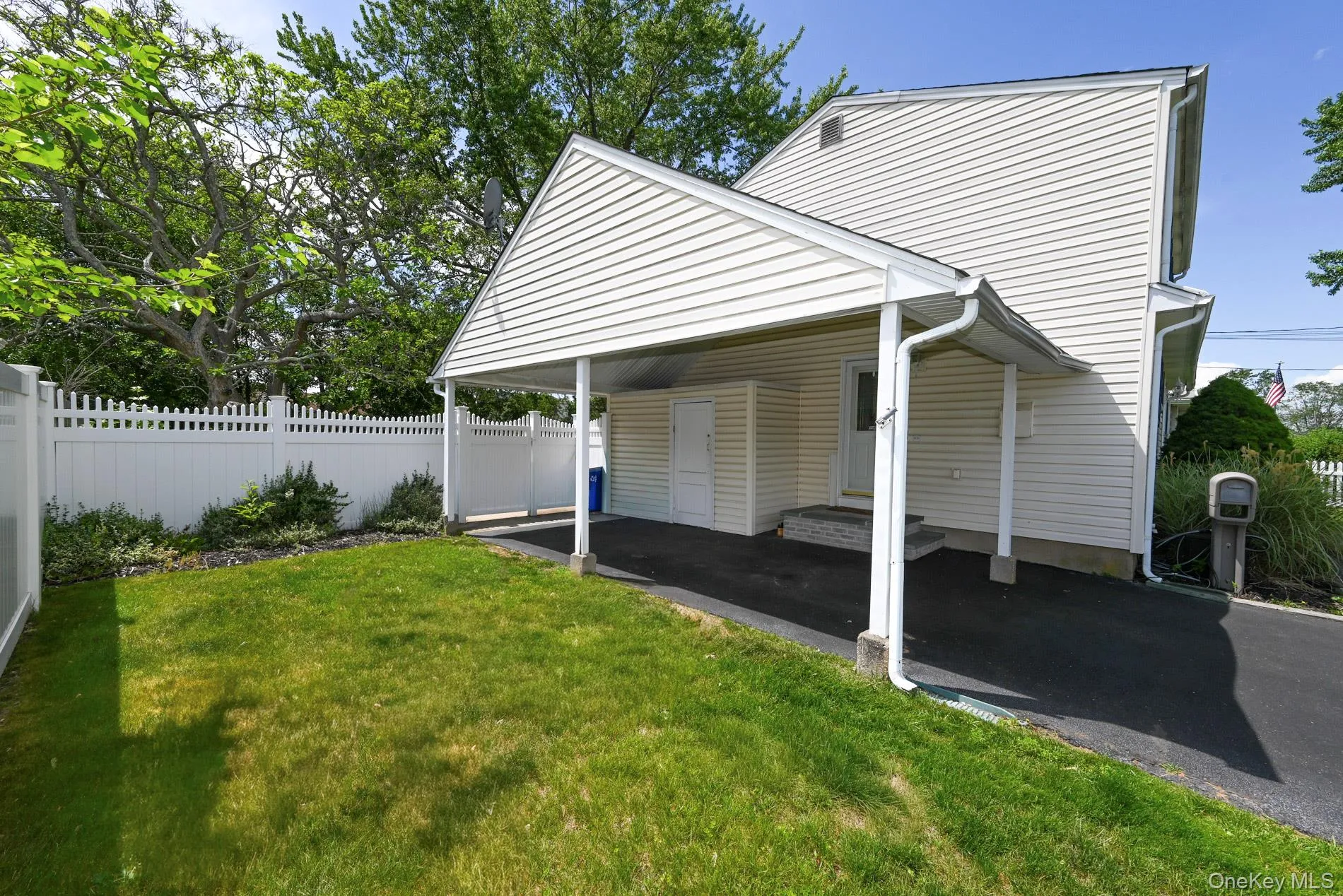 19 Midday Drive, Brookhaven, NY, 4 Bedrooms Bedrooms, 10 Rooms Rooms,3 BathroomsBathrooms,Residential,For Rent,Midday,0,1009640 19 Midday Drive, Brookhaven, NY, 4 Bedrooms Bedrooms, 10 Rooms Rooms,3 BathroomsBathrooms,Residential,For Rent,Midday,0,1009640