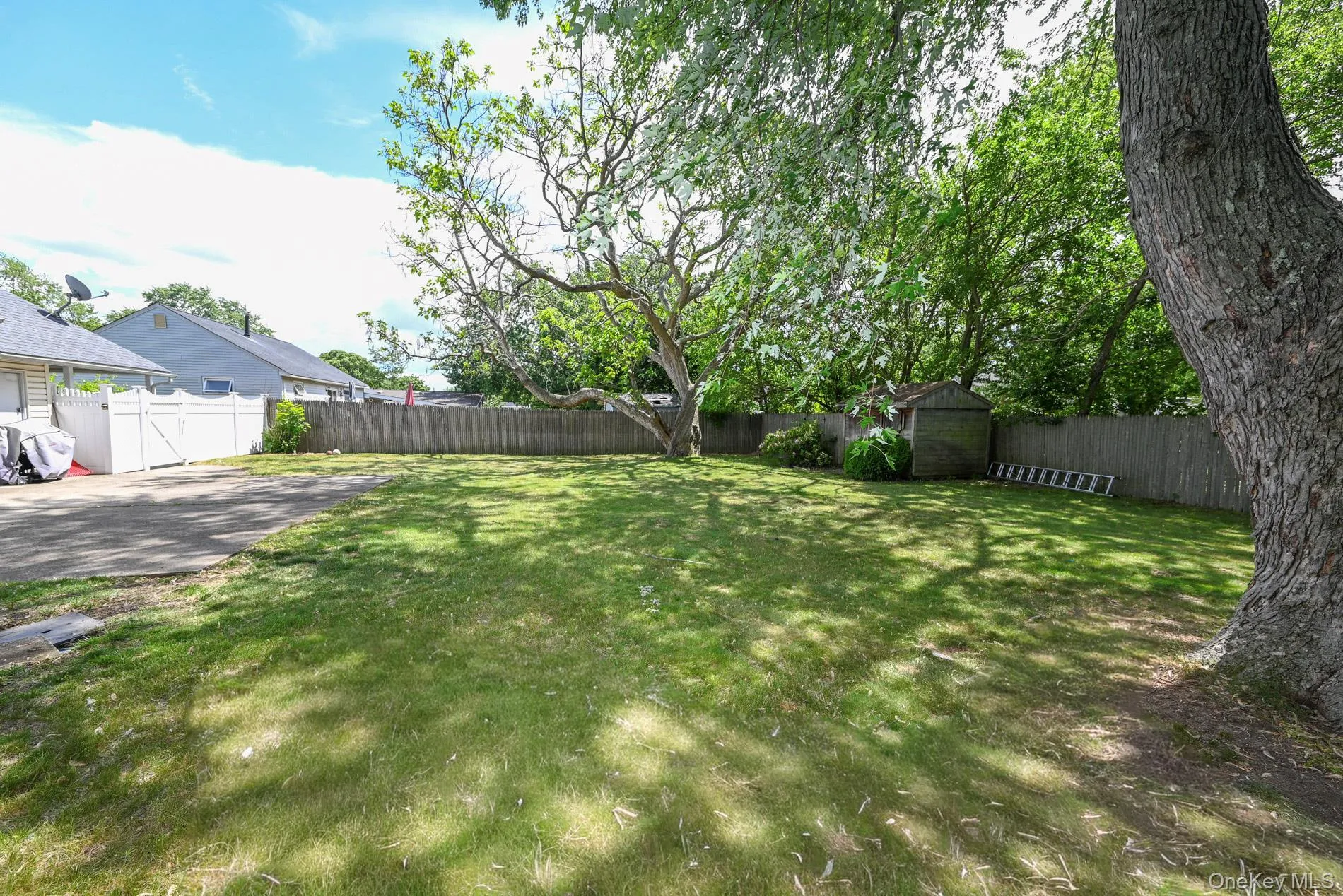 19 Midday Drive, Brookhaven, NY, 4 Bedrooms Bedrooms, 10 Rooms Rooms,3 BathroomsBathrooms,Residential,For Rent,Midday,0,1009640 19 Midday Drive, Brookhaven, NY, 4 Bedrooms Bedrooms, 10 Rooms Rooms,3 BathroomsBathrooms,Residential,For Rent,Midday,0,1009640