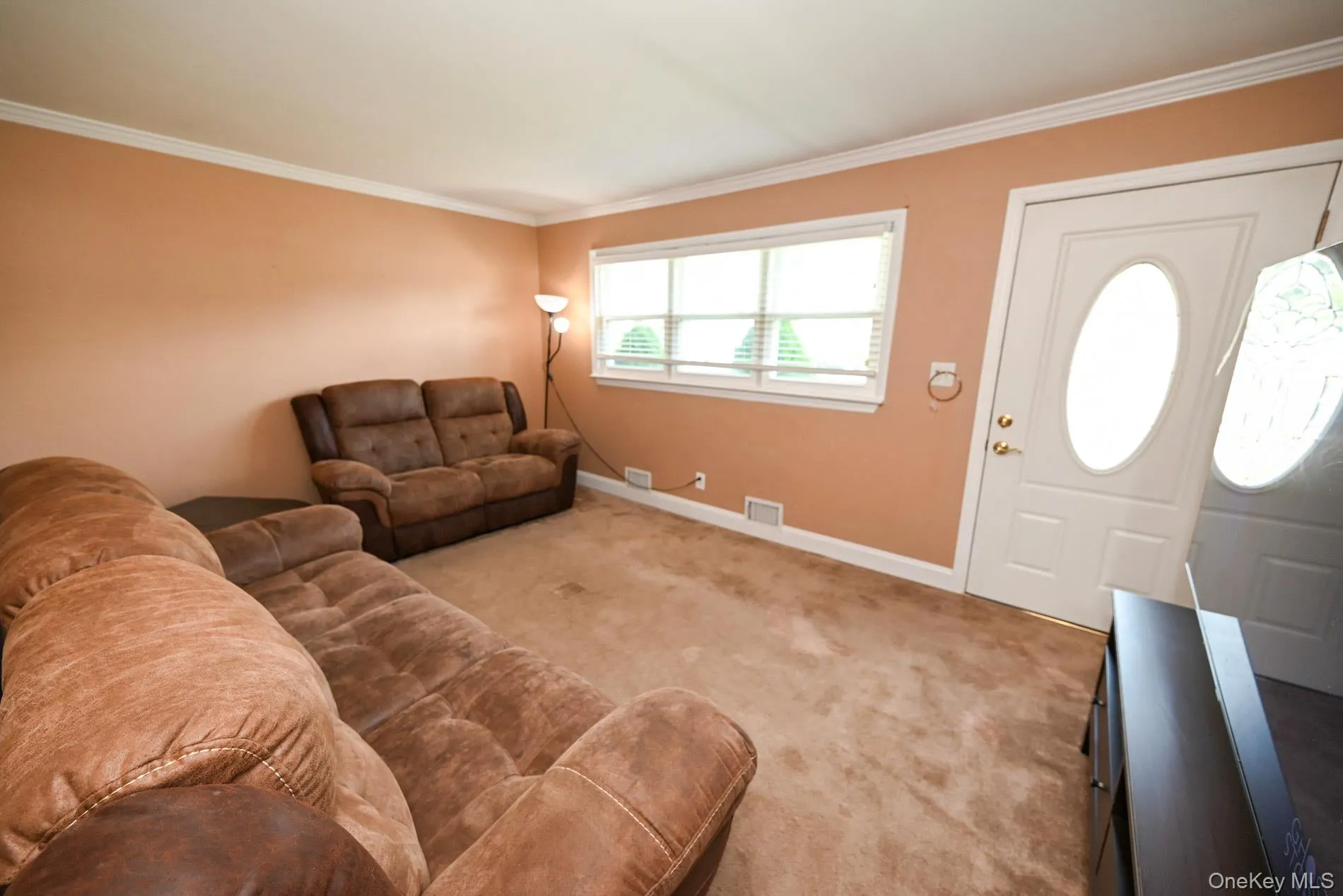 19 Midday Drive, Brookhaven, NY, 4 Bedrooms Bedrooms, 10 Rooms Rooms,3 BathroomsBathrooms,Residential,For Rent,Midday,0,1009640 19 Midday Drive, Brookhaven, NY, 4 Bedrooms Bedrooms, 10 Rooms Rooms,3 BathroomsBathrooms,Residential,For Rent,Midday,0,1009640