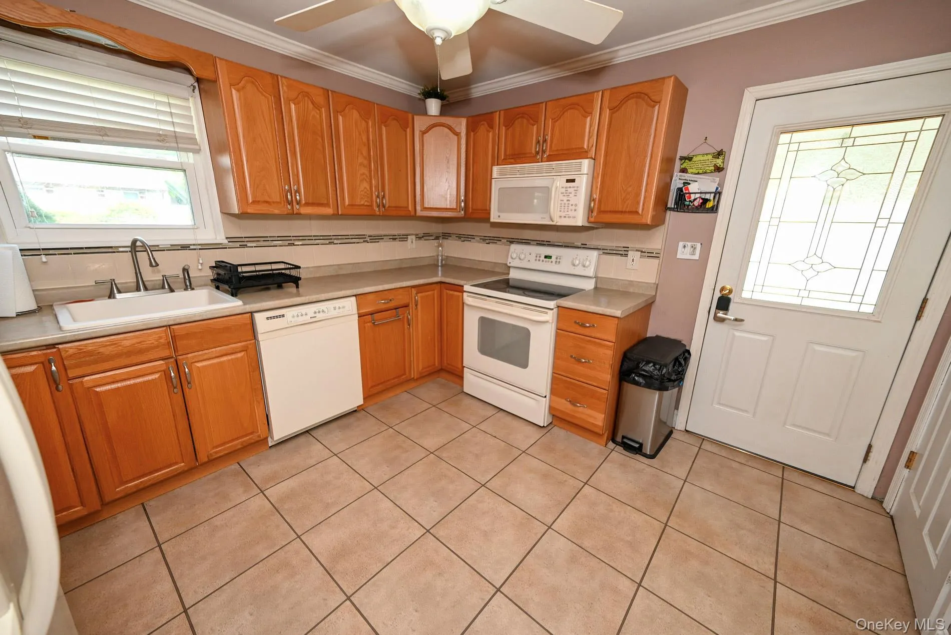 19 Midday Drive, Brookhaven, NY, 4 Bedrooms Bedrooms, 10 Rooms Rooms,3 BathroomsBathrooms,Residential,For Rent,Midday,0,1009640 19 Midday Drive, Brookhaven, NY, 4 Bedrooms Bedrooms, 10 Rooms Rooms,3 BathroomsBathrooms,Residential,For Rent,Midday,0,1009640