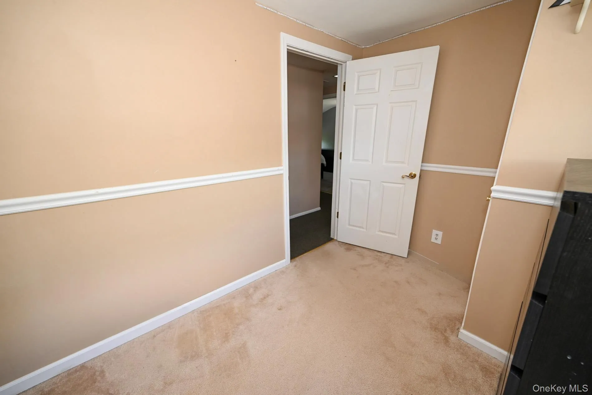 19 Midday Drive, Brookhaven, NY, 4 Bedrooms Bedrooms, 10 Rooms Rooms,3 BathroomsBathrooms,Residential,For Rent,Midday,0,1009640 19 Midday Drive, Brookhaven, NY, 4 Bedrooms Bedrooms, 10 Rooms Rooms,3 BathroomsBathrooms,Residential,For Rent,Midday,0,1009640