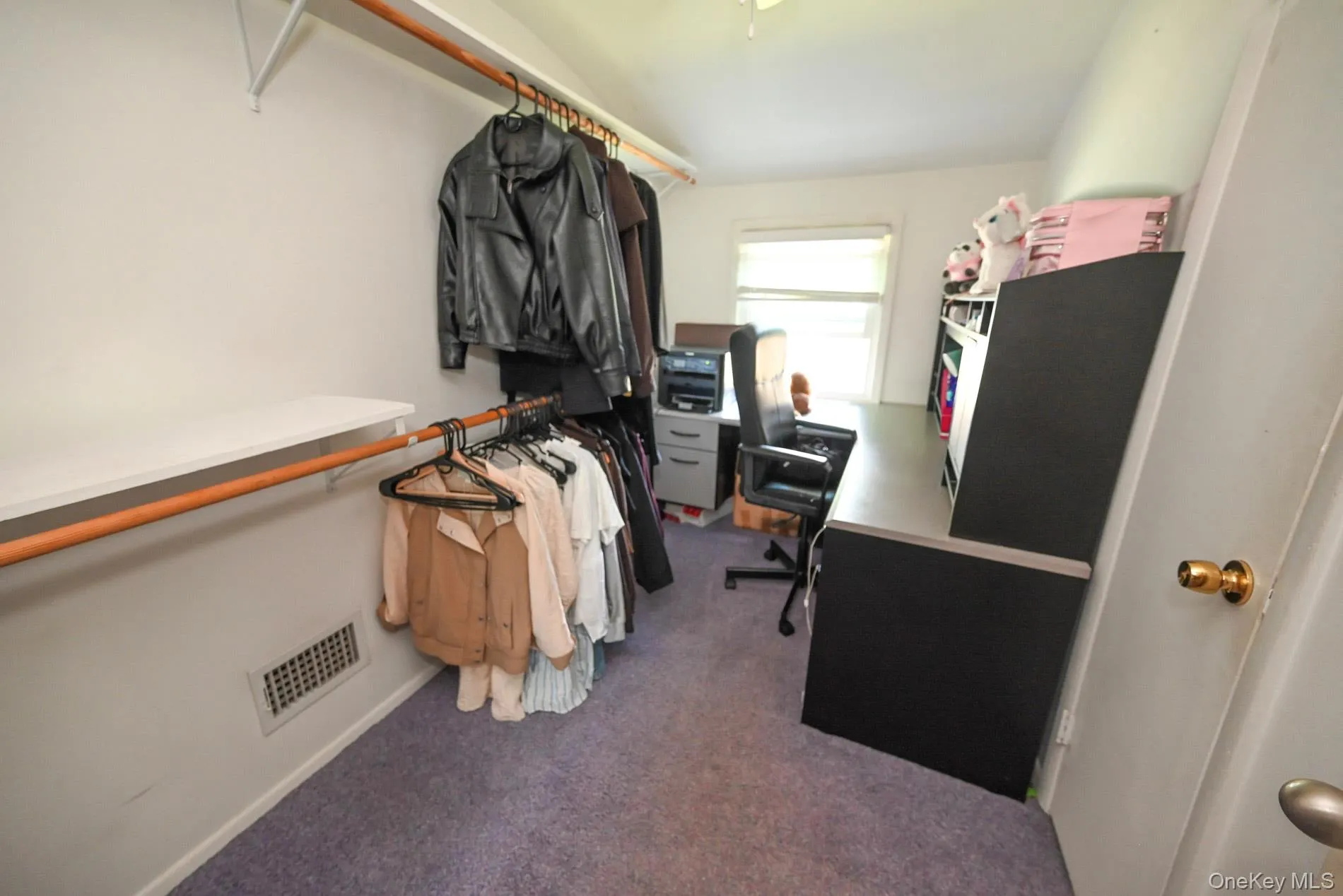 19 Midday Drive, Brookhaven, NY, 4 Bedrooms Bedrooms, 10 Rooms Rooms,3 BathroomsBathrooms,Residential,For Rent,Midday,0,1009640 19 Midday Drive, Brookhaven, NY, 4 Bedrooms Bedrooms, 10 Rooms Rooms,3 BathroomsBathrooms,Residential,For Rent,Midday,0,1009640