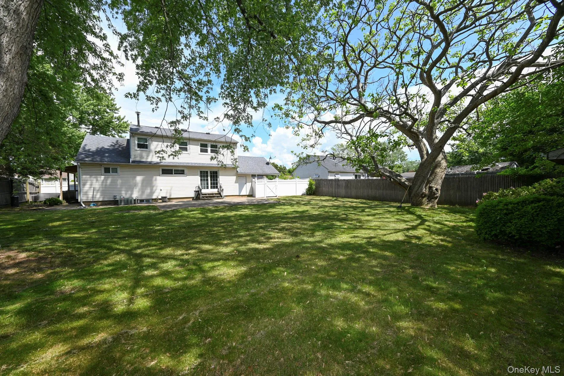 19 Midday Drive, Brookhaven, NY, 4 Bedrooms Bedrooms, 10 Rooms Rooms,3 BathroomsBathrooms,Residential,For Rent,Midday,0,1009640 19 Midday Drive, Brookhaven, NY, 4 Bedrooms Bedrooms, 10 Rooms Rooms,3 BathroomsBathrooms,Residential,For Rent,Midday,0,1009640