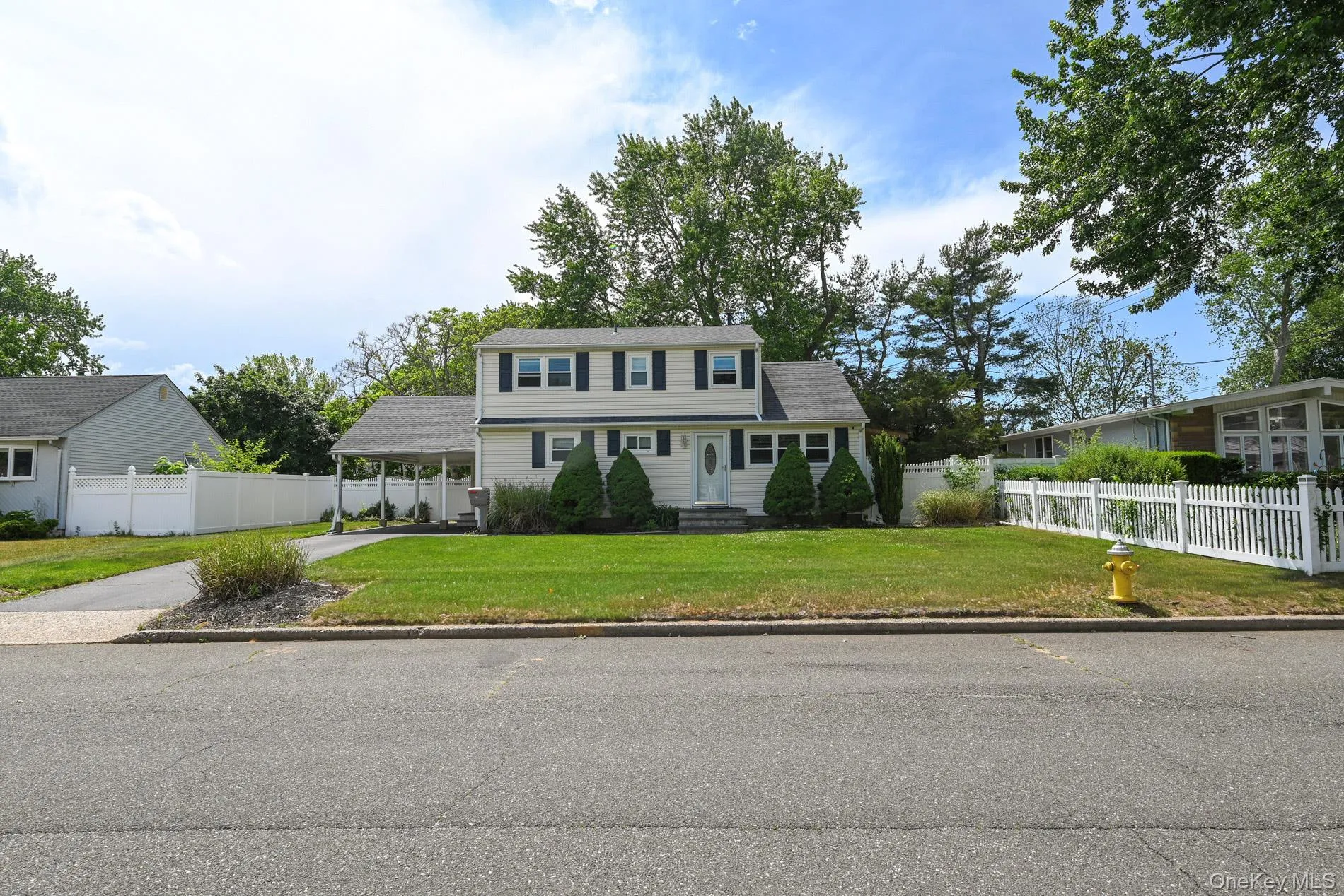19 Midday Drive, Brookhaven, NY, 4 Bedrooms Bedrooms, 10 Rooms Rooms,3 BathroomsBathrooms,Residential,For Rent,Midday,0,1009640 19 Midday Drive, Brookhaven, NY, 4 Bedrooms Bedrooms, 10 Rooms Rooms,3 BathroomsBathrooms,Residential,For Rent,Midday,0,1009640