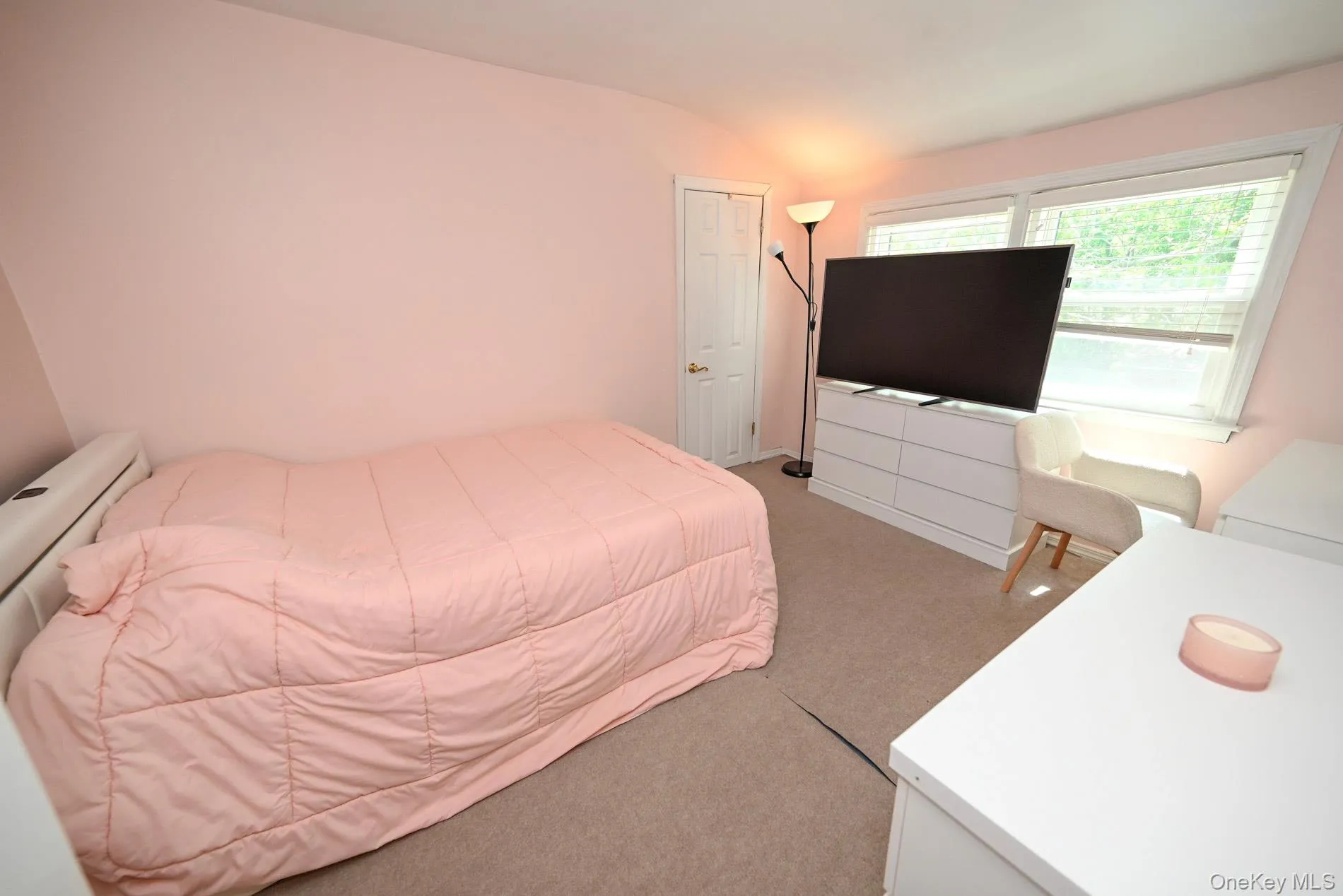 19 Midday Drive, Brookhaven, NY, 4 Bedrooms Bedrooms, 10 Rooms Rooms,3 BathroomsBathrooms,Residential,For Rent,Midday,0,1009640 19 Midday Drive, Brookhaven, NY, 4 Bedrooms Bedrooms, 10 Rooms Rooms,3 BathroomsBathrooms,Residential,For Rent,Midday,0,1009640