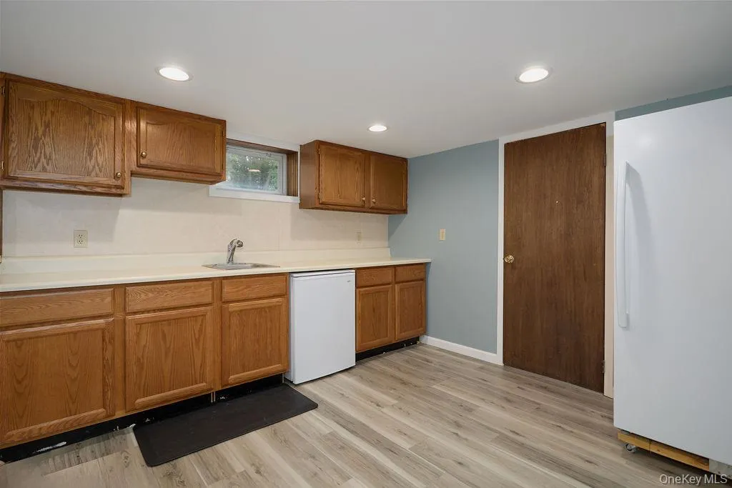 Lower Level Kitchen Lower Level Kitchen