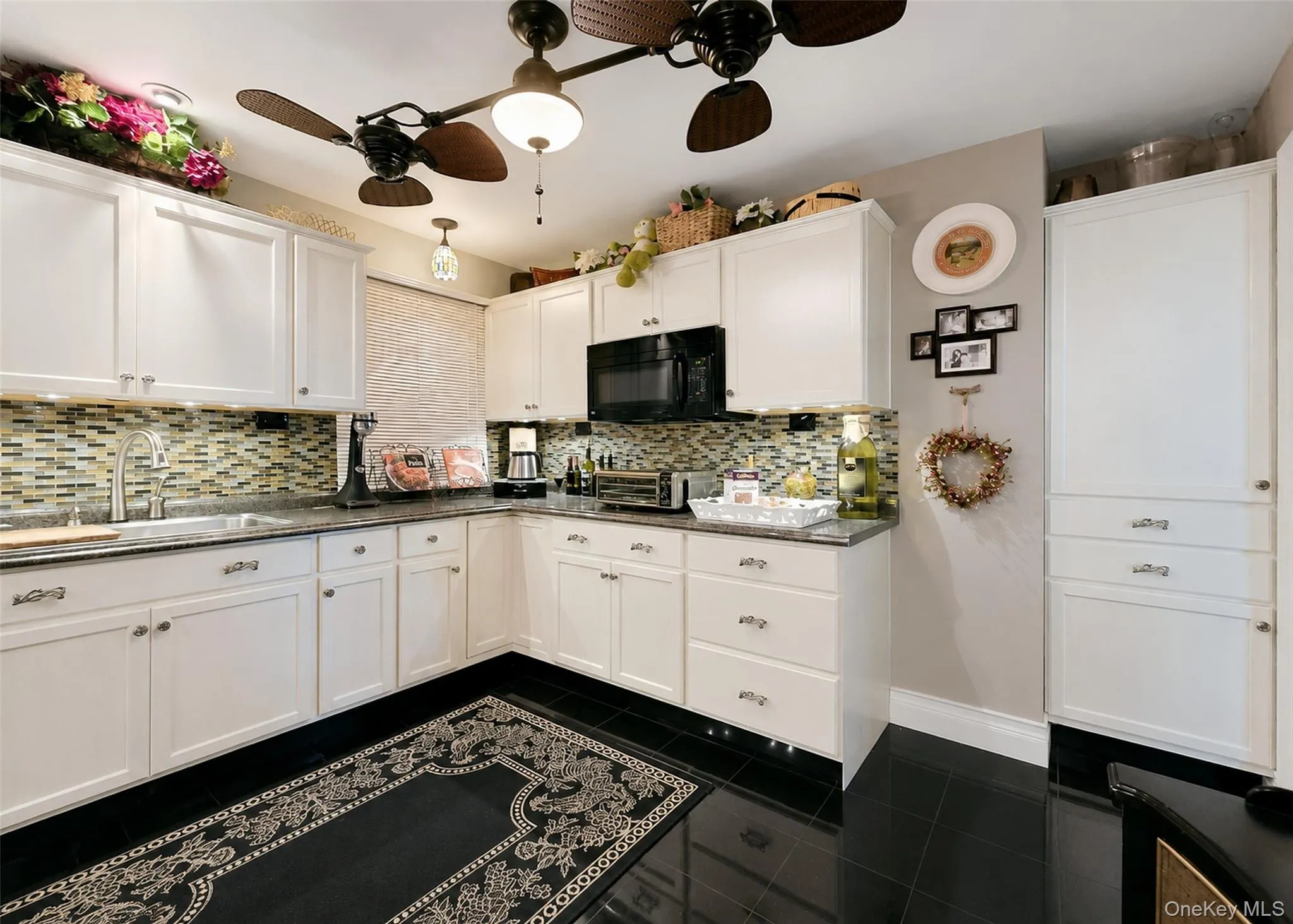 6 Naybor Avenue, Brookhaven, NY, 4 Bedrooms Bedrooms, 12 Rooms Rooms,3 BathroomsBathrooms,Residential,For Rent,Naybor,0,1009647 6 Naybor Avenue, Brookhaven, NY, 4 Bedrooms Bedrooms, 12 Rooms Rooms,3 BathroomsBathrooms,Residential,For Rent,Naybor,0,1009647