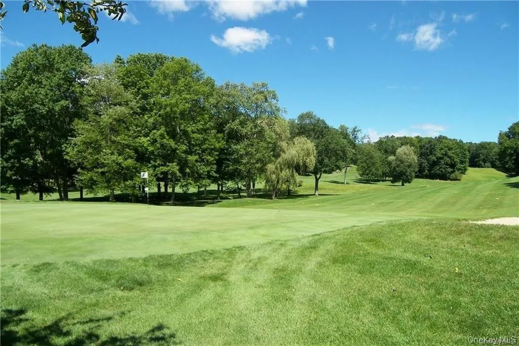 18-hole golf course 18-hole golf course