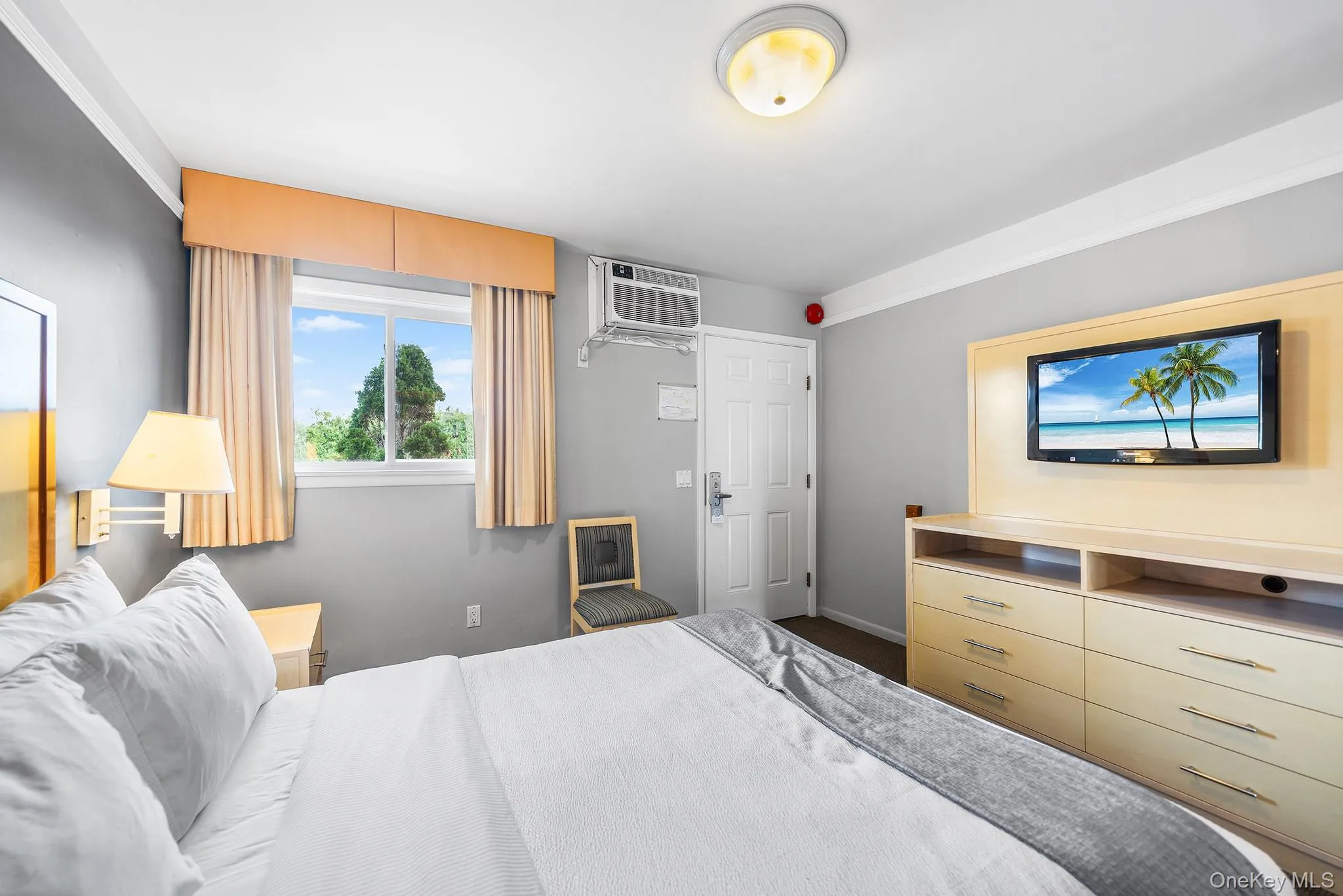 131 Emerson Avenue, East Hampton, NY, 1 Bedroom Bedrooms, 3 Rooms Rooms,1 BathroomBathrooms,Residential,For Rent,Emerson,0,1009652 131 Emerson Avenue, East Hampton, NY, 1 Bedroom Bedrooms, 3 Rooms Rooms,1 BathroomBathrooms,Residential,For Rent,Emerson,0,1009652