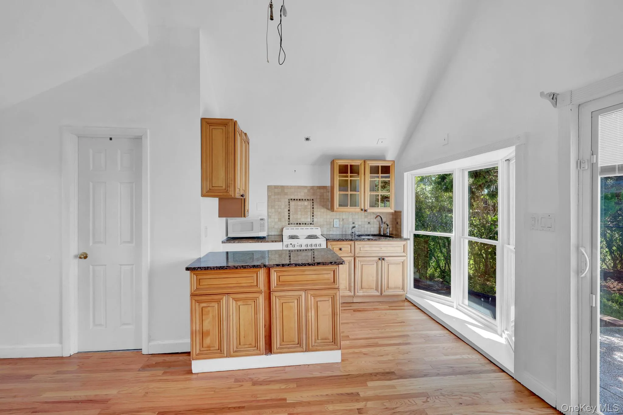 6 Last Lane, Southampton, NY, 6 Bedrooms Bedrooms, 11 Rooms Rooms,5 BathroomsBathrooms,Residential,For Rent,Last,0,1009660 6 Last Lane, Southampton, NY, 6 Bedrooms Bedrooms, 11 Rooms Rooms,5 BathroomsBathrooms,Residential,For Rent,Last,0,1009660