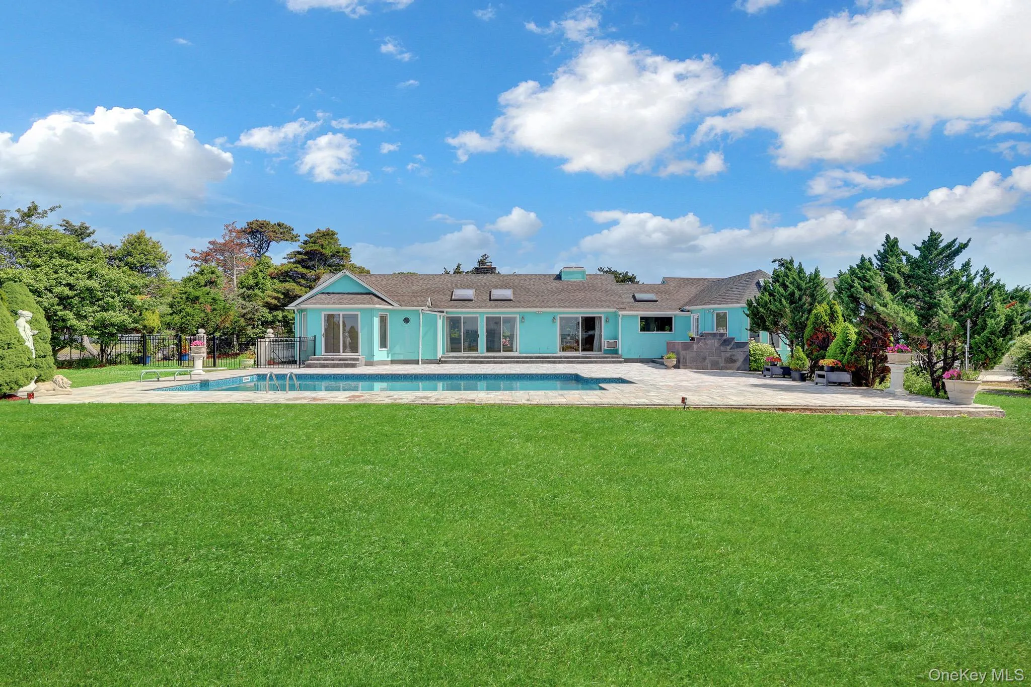 6 Last Lane, Southampton, NY, 6 Bedrooms Bedrooms, 11 Rooms Rooms,5 BathroomsBathrooms,Residential,For Rent,Last,0,1009660 6 Last Lane, Southampton, NY, 6 Bedrooms Bedrooms, 11 Rooms Rooms,5 BathroomsBathrooms,Residential,For Rent,Last,0,1009660